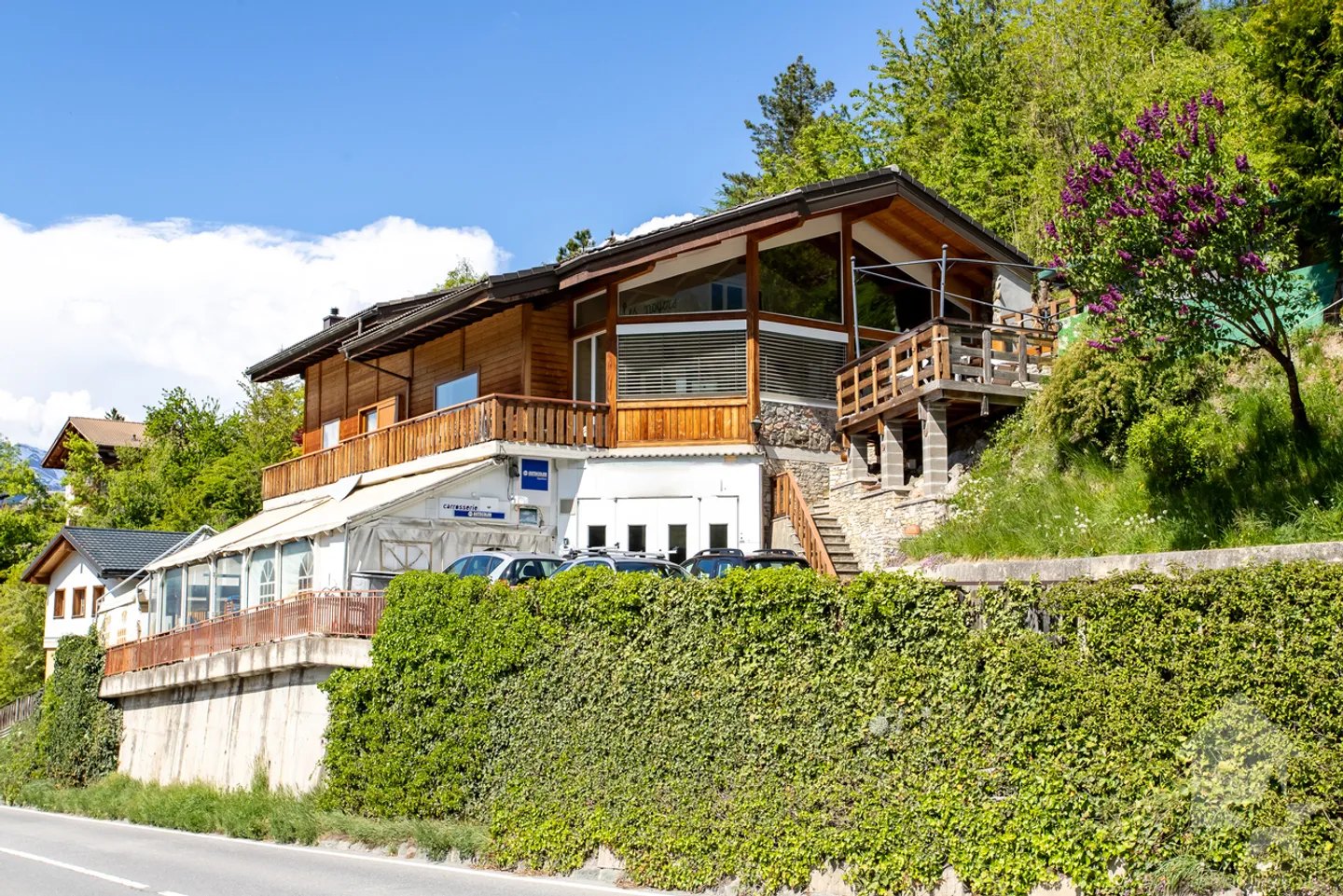 Grande casa di 7,5 stanze con carrozzeria al piano terra: offerta rara! - Foto 1 di 40