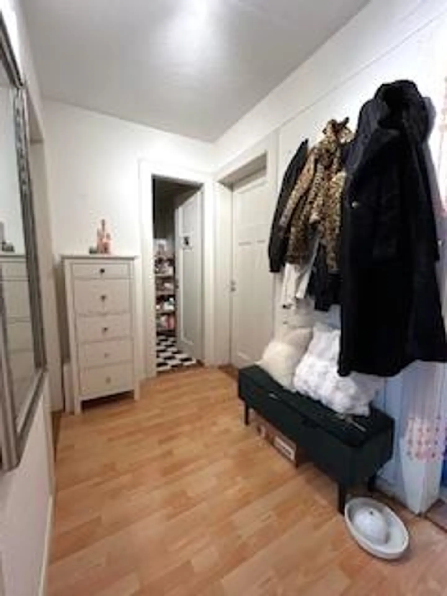 3 Room Apartment - Photo 3 of 5