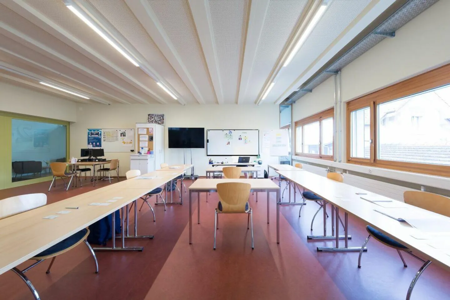 251 m² espaces commerciaux/bureaux et de formation passionnants près de la gare de Brugg - Photo 2 sur 8