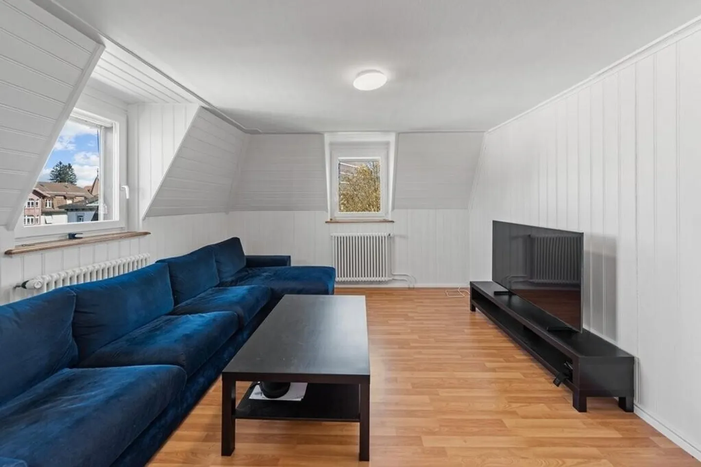 Appartamento unico di 5,5 stanze con terrazza sul tetto e grande soffitta - Foto 4 di 11