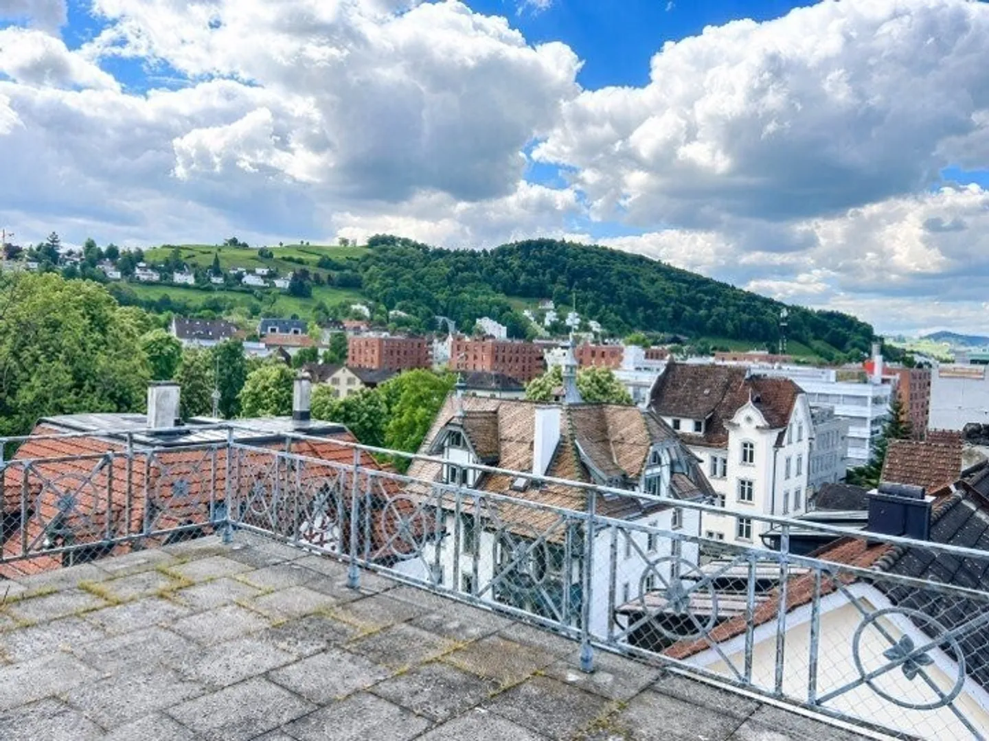 Appartamento unico di 5,5 stanze con terrazza sul tetto e grande soffitta - Foto 10 di 11