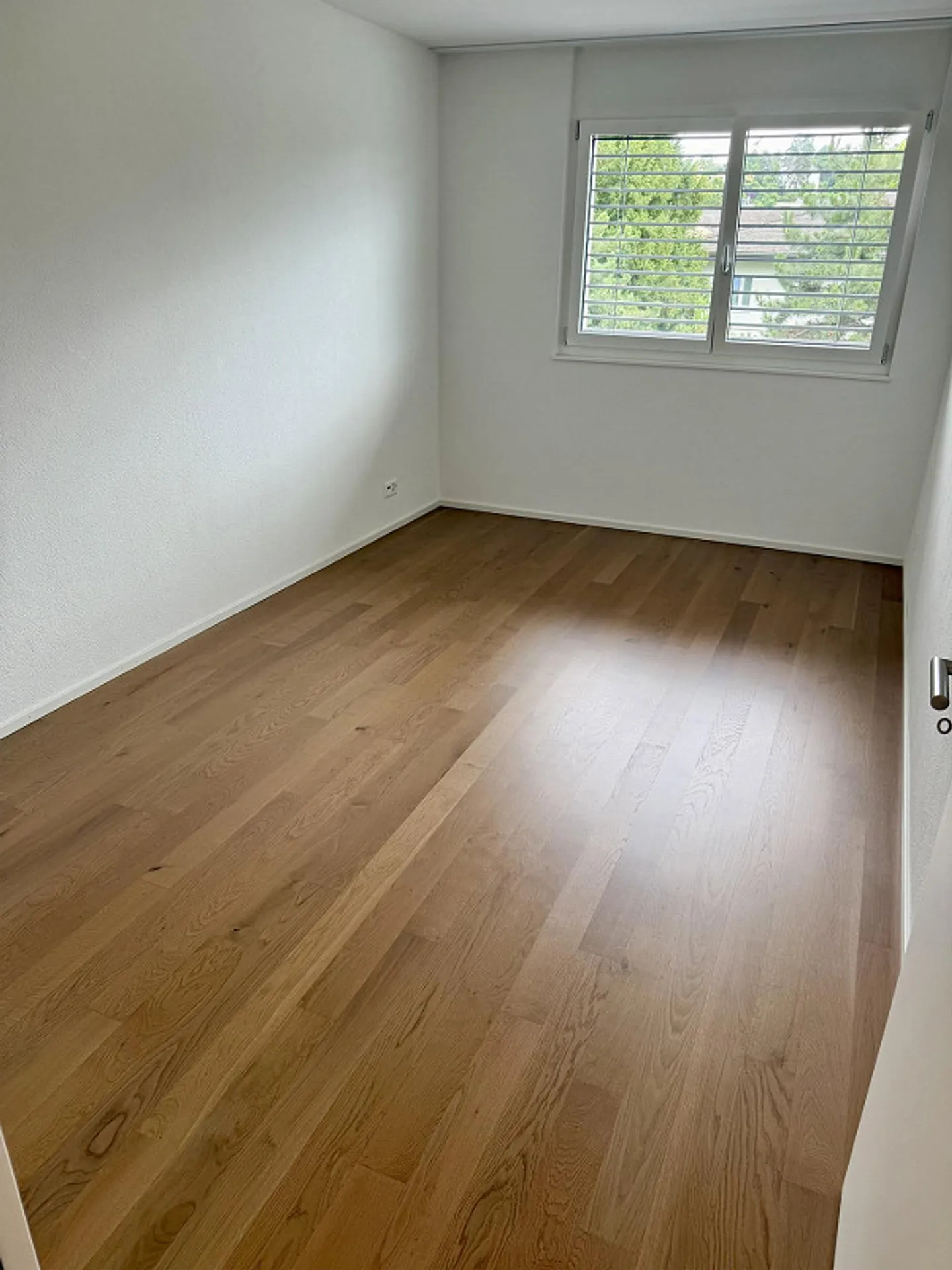 Ampio appartamento di 4,5 stanze con 2 balconi - Foto 12 di 19