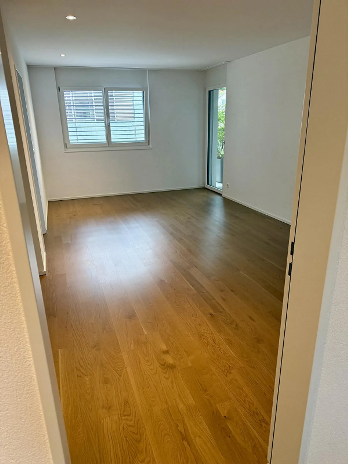 Ampio appartamento di 4,5 stanze con 2 balconi - Foto 9 di 19