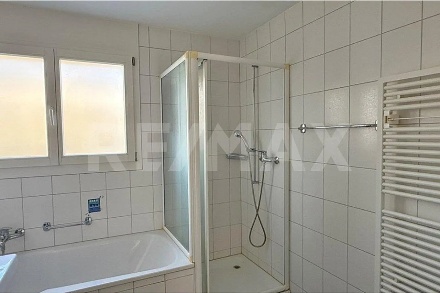 Casa angolare di 5,5 stanze adatta alle famiglie con 2 posti auto sotterranei - Foto 10 di 11