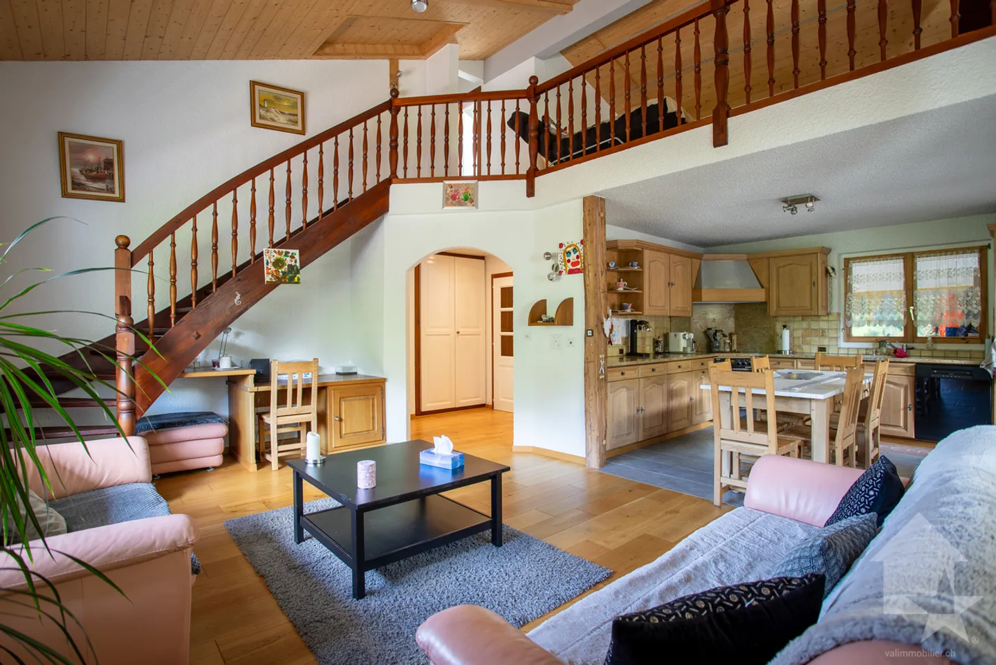 Grande casa di 7,5 stanze con carrozzeria al piano terra: offerta rara! - Foto 14 di 40