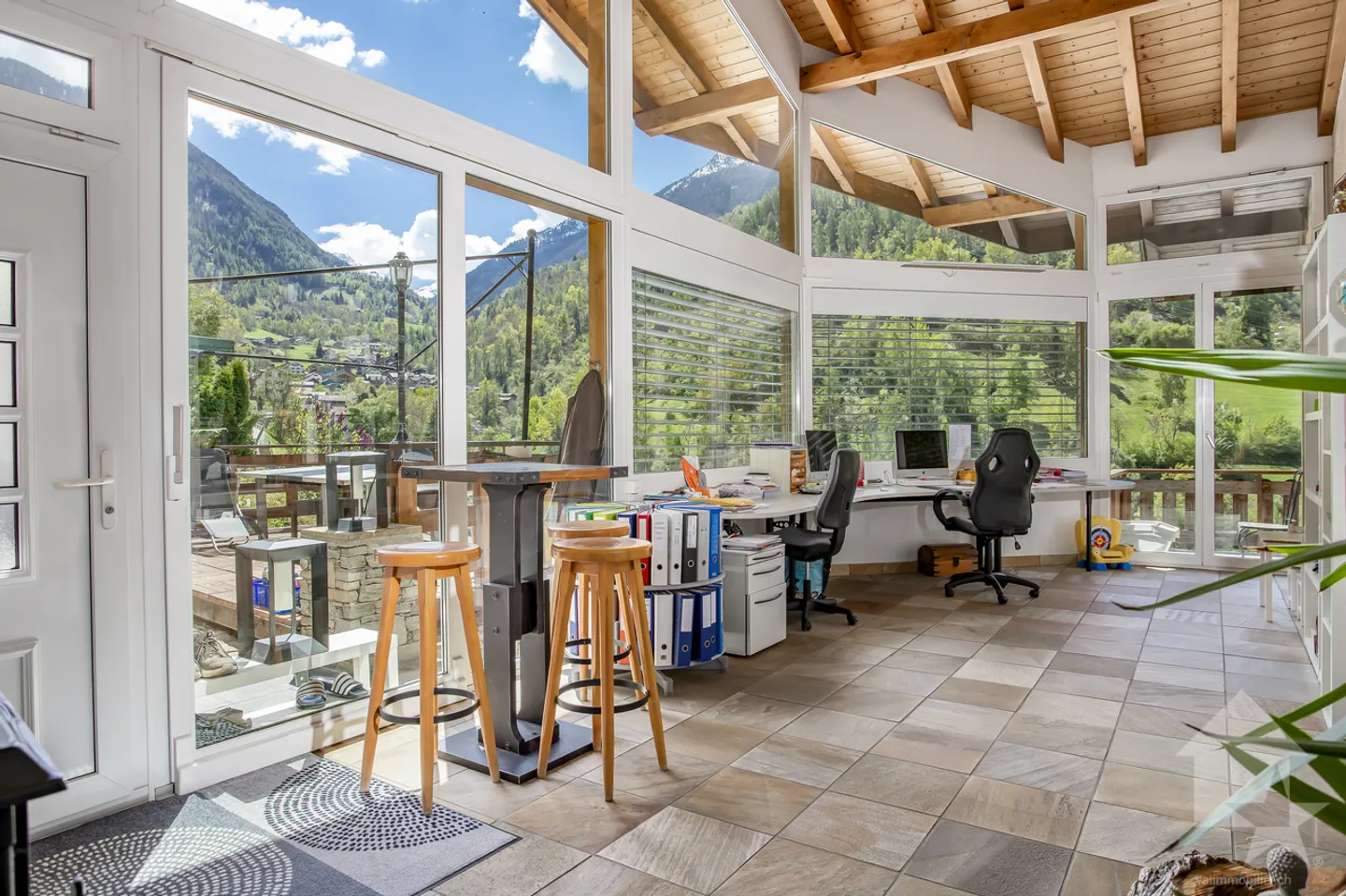 Grande casa di 7,5 stanze con carrozzeria al piano terra: offerta rara! - Foto 16 di 40