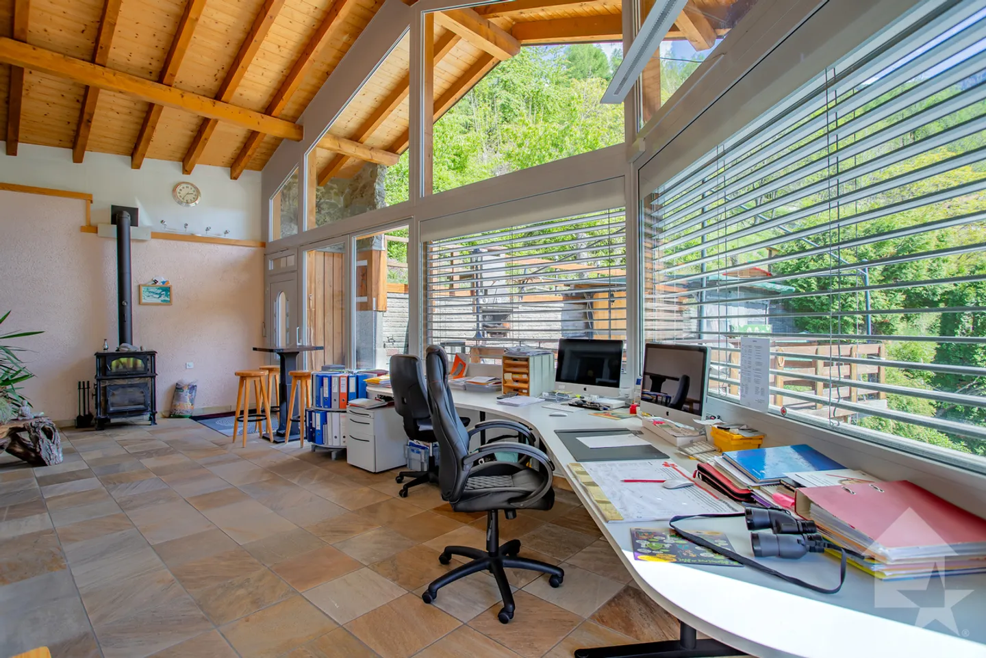 Grande casa di 7,5 stanze con carrozzeria al piano terra: offerta rara! - Foto 17 di 40