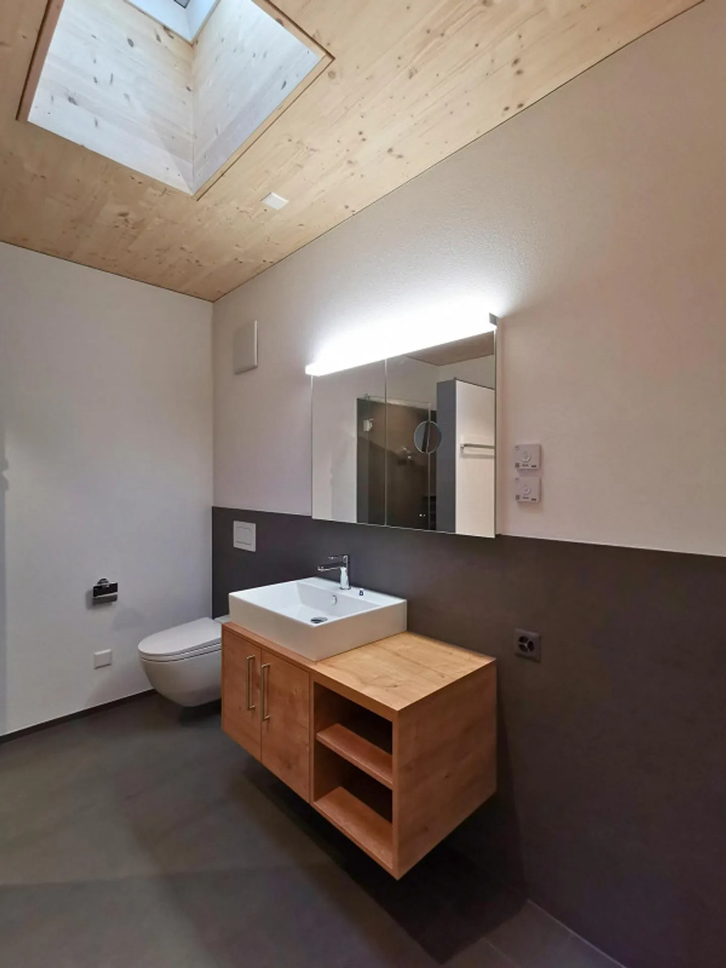 Appartamento mansardato elegante di 2,5 stanze con terrazze spaziose - Foto 7 di 11
