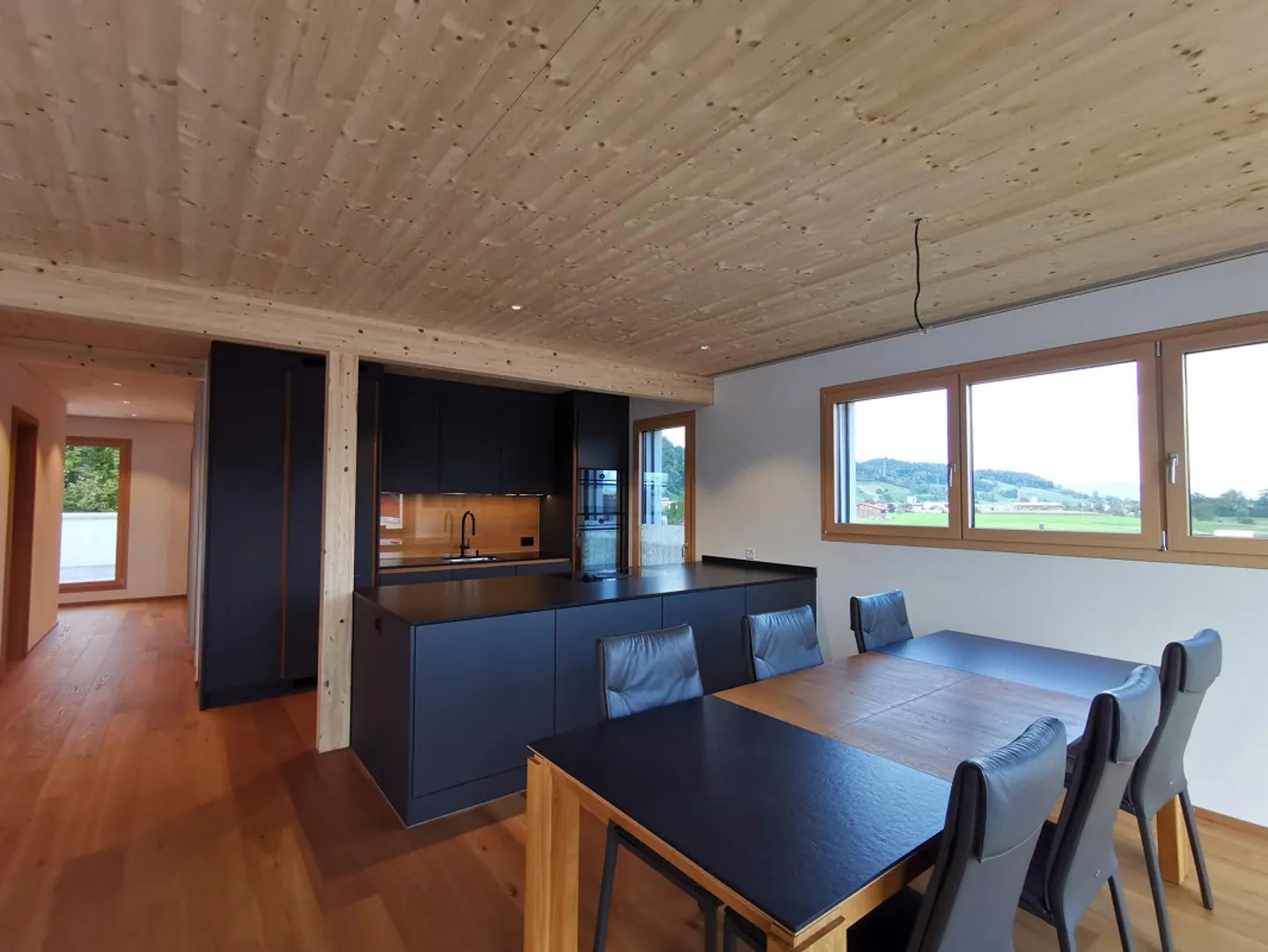 Appartamento mansardato elegante di 2,5 stanze con terrazze spaziose - Foto 2 di 11