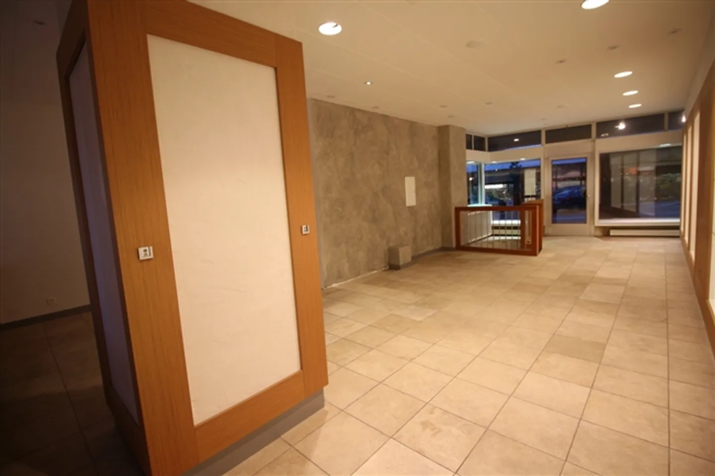 Locali commerciali in vendita in una posizione molto centrale - Foto 8 di 13