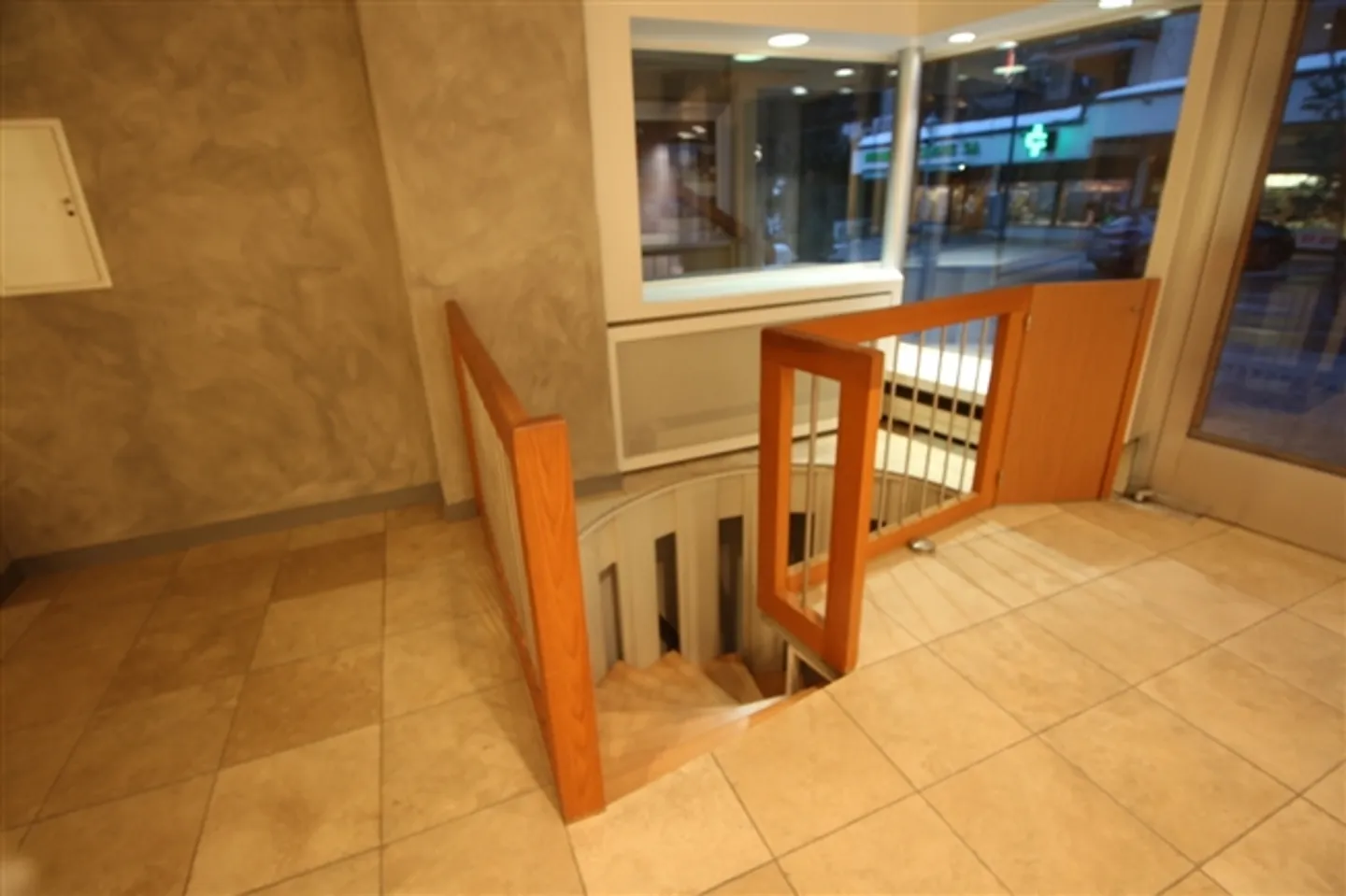 Locali commerciali in vendita in una posizione molto centrale - Foto 10 di 13