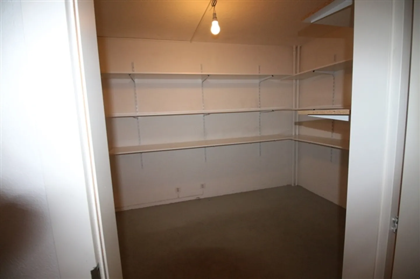 Locali commerciali in vendita in una posizione molto centrale - Foto 11 di 13