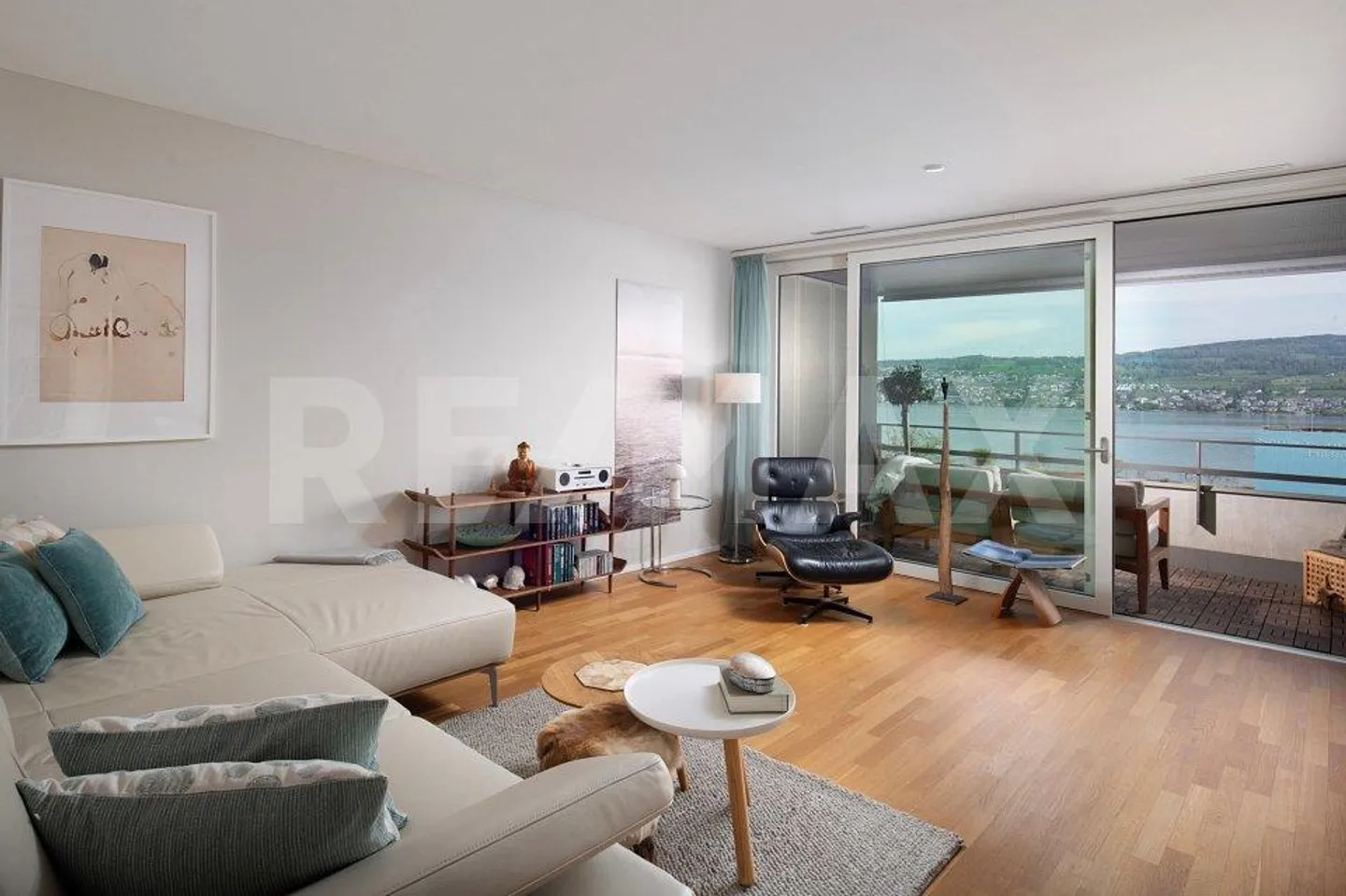 Design incontra la posizione - Appartamento Minergie di 3,5 stanze con vista lago e due loggie - Foto 4 di 13