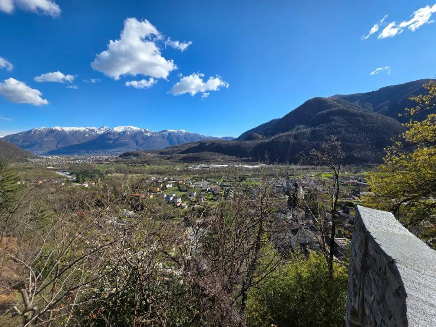 Villetta ticinese ristrutturata con 4½ camere in posizione assolutamente isolata ... - Foto 5 di 23