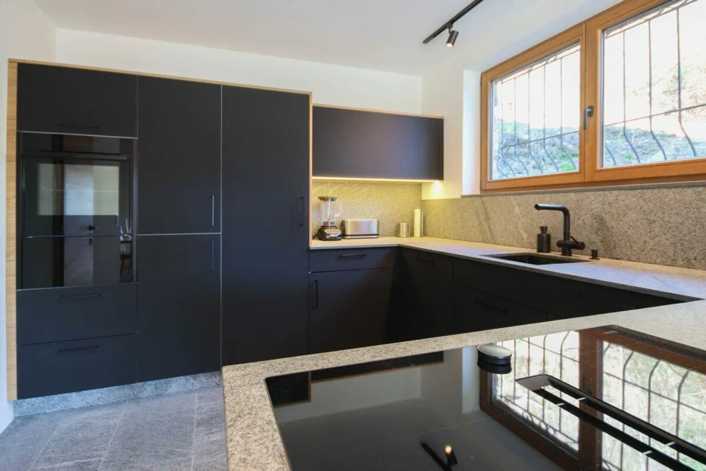 Villetta ticinese ristrutturata con 4½ camere in posizione assolutamente isolata ... - Foto 9 di 23