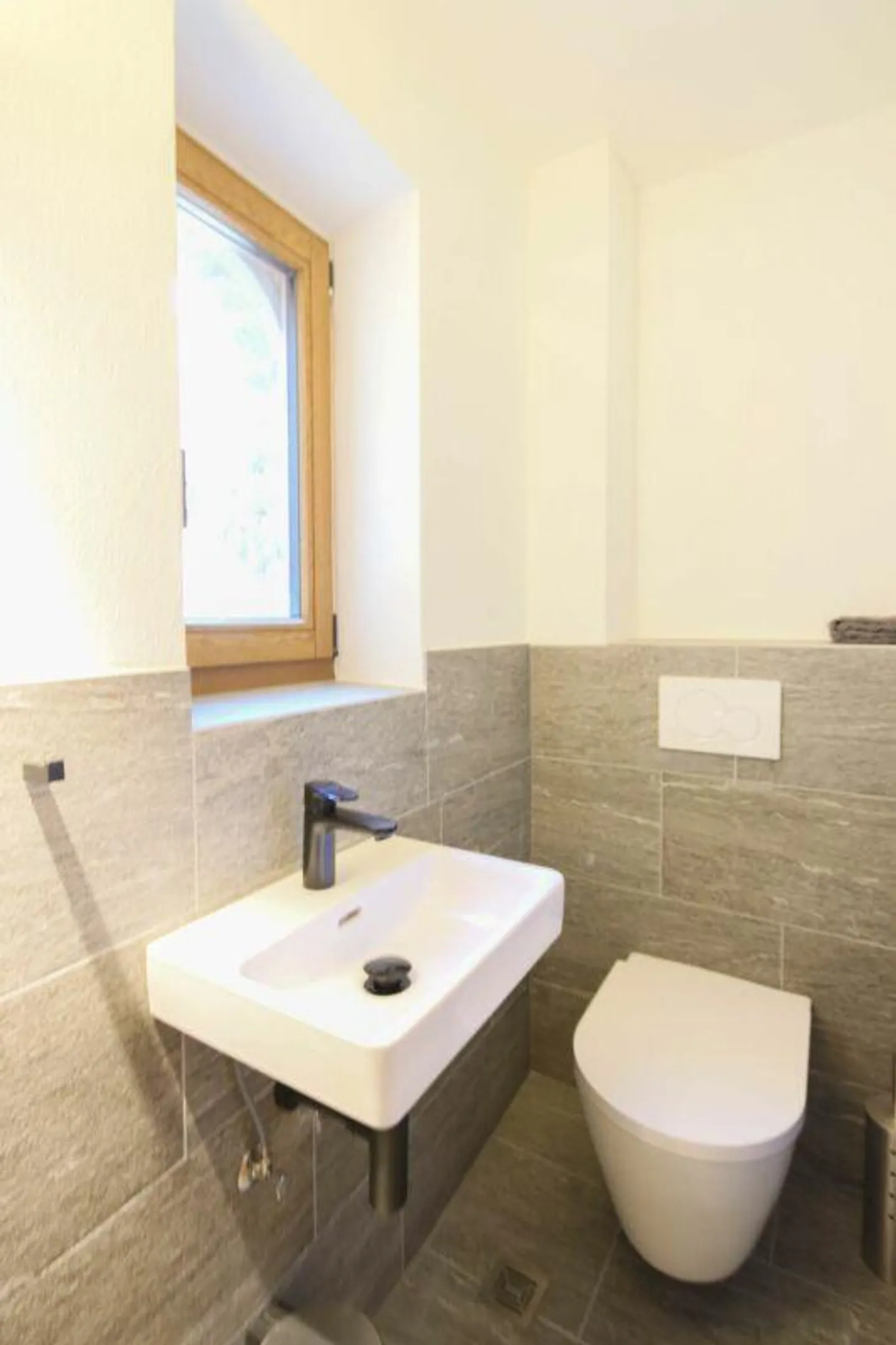 Villetta ticinese ristrutturata con 4½ camere in posizione assolutamente isolata ... - Foto 12 di 23