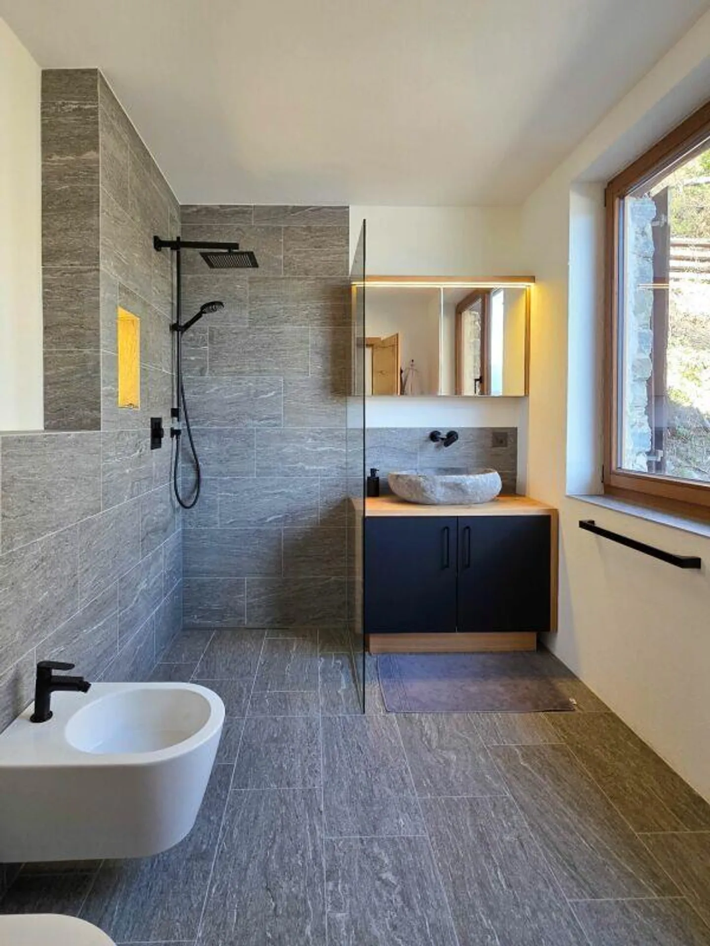 Villetta ticinese ristrutturata con 4½ camere in posizione assolutamente isolata ... - Foto 14 di 23