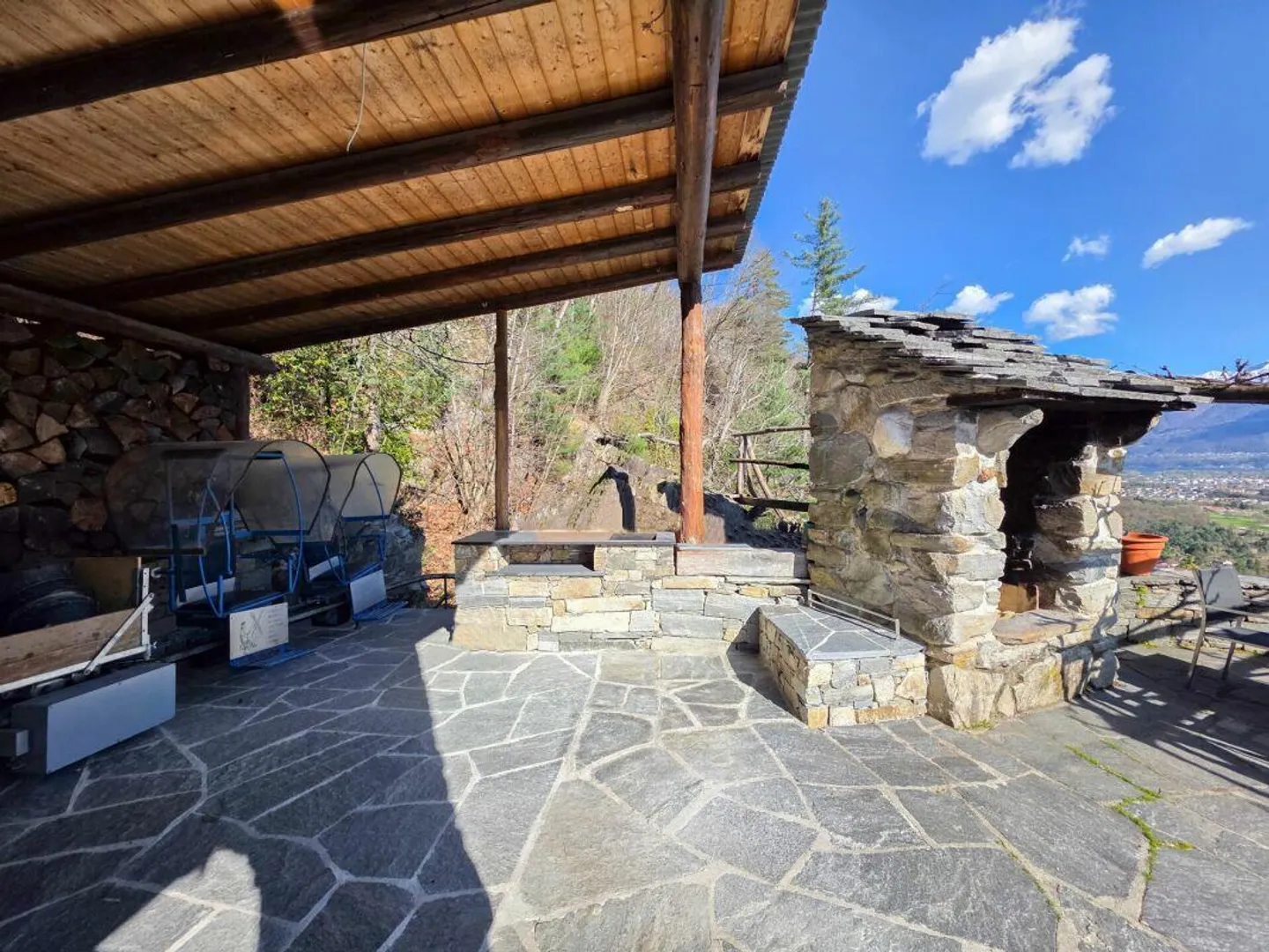 Villetta ticinese ristrutturata con 4½ camere in posizione assolutamente isolata ... - Foto 19 di 23