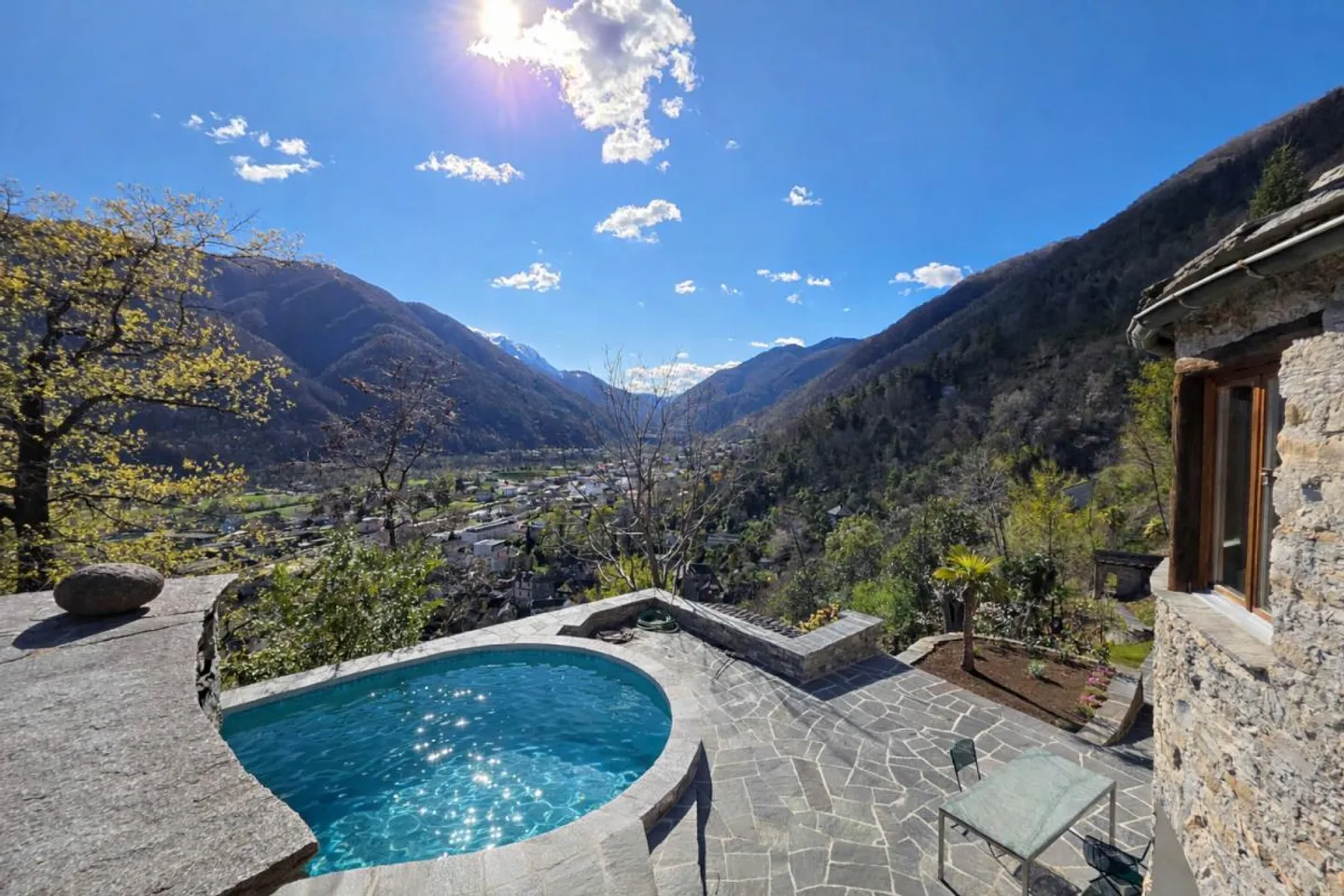 Villetta ticinese ristrutturata con 4½ camere in posizione assolutamente isolata ... - Foto 20 di 23