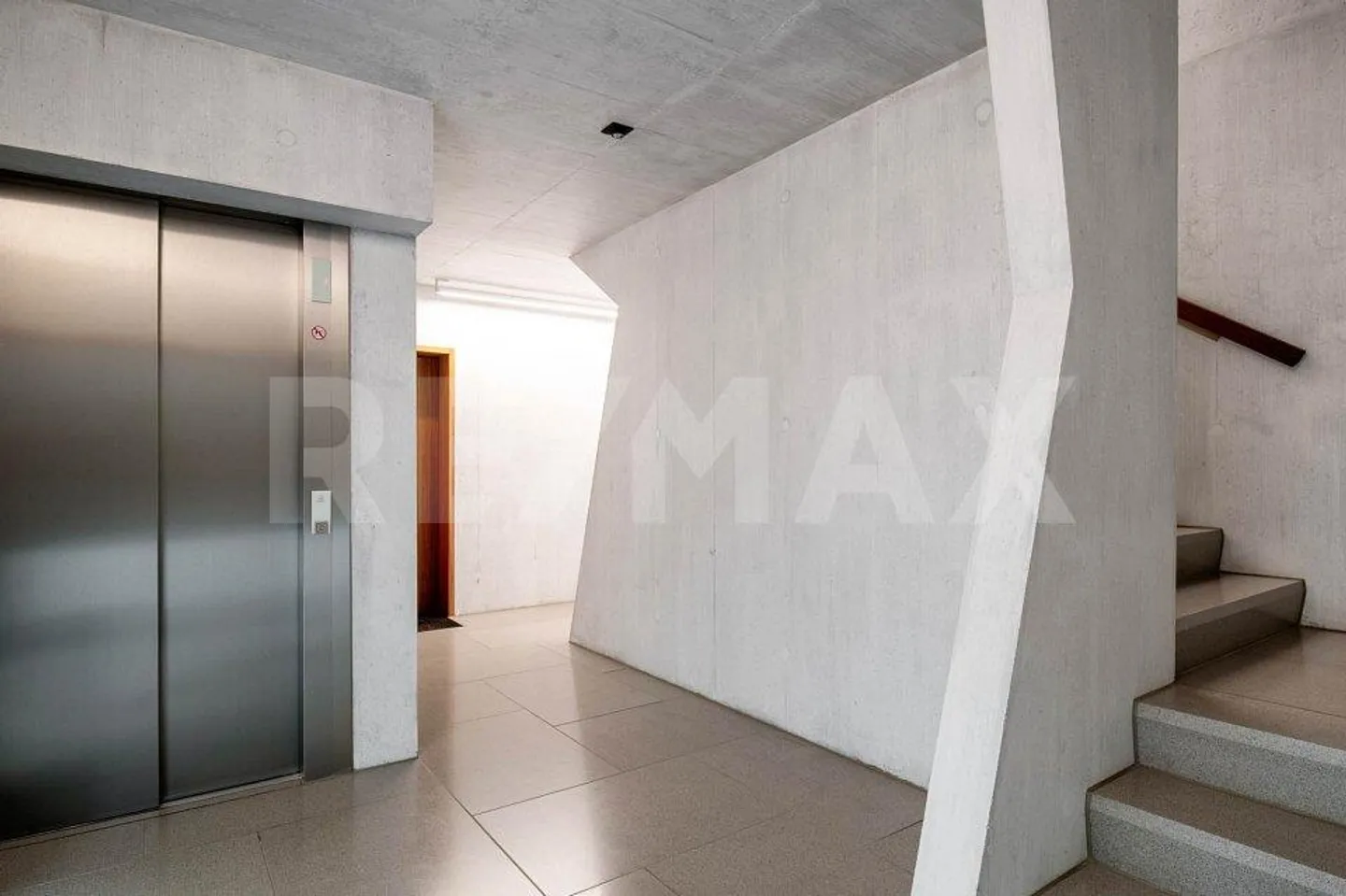 Design incontra la posizione - Appartamento Minergie di 3,5 stanze con vista lago e due loggie - Foto 12 di 13
