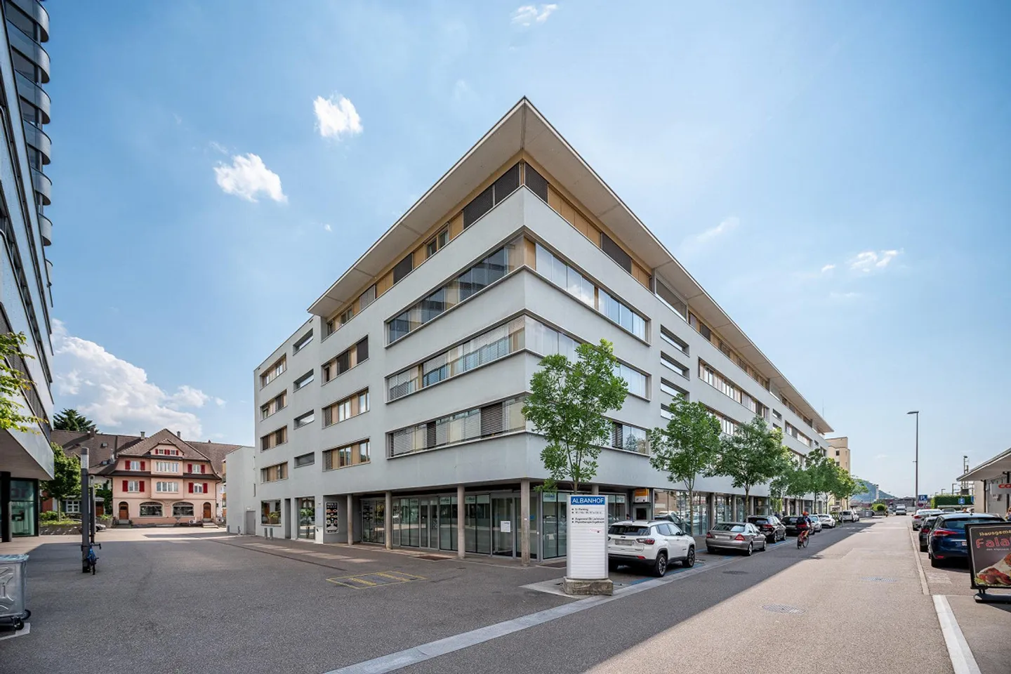 Attraente appartamento di 3.5 locali alla stazione di Pratteln - Foto 1 di 10