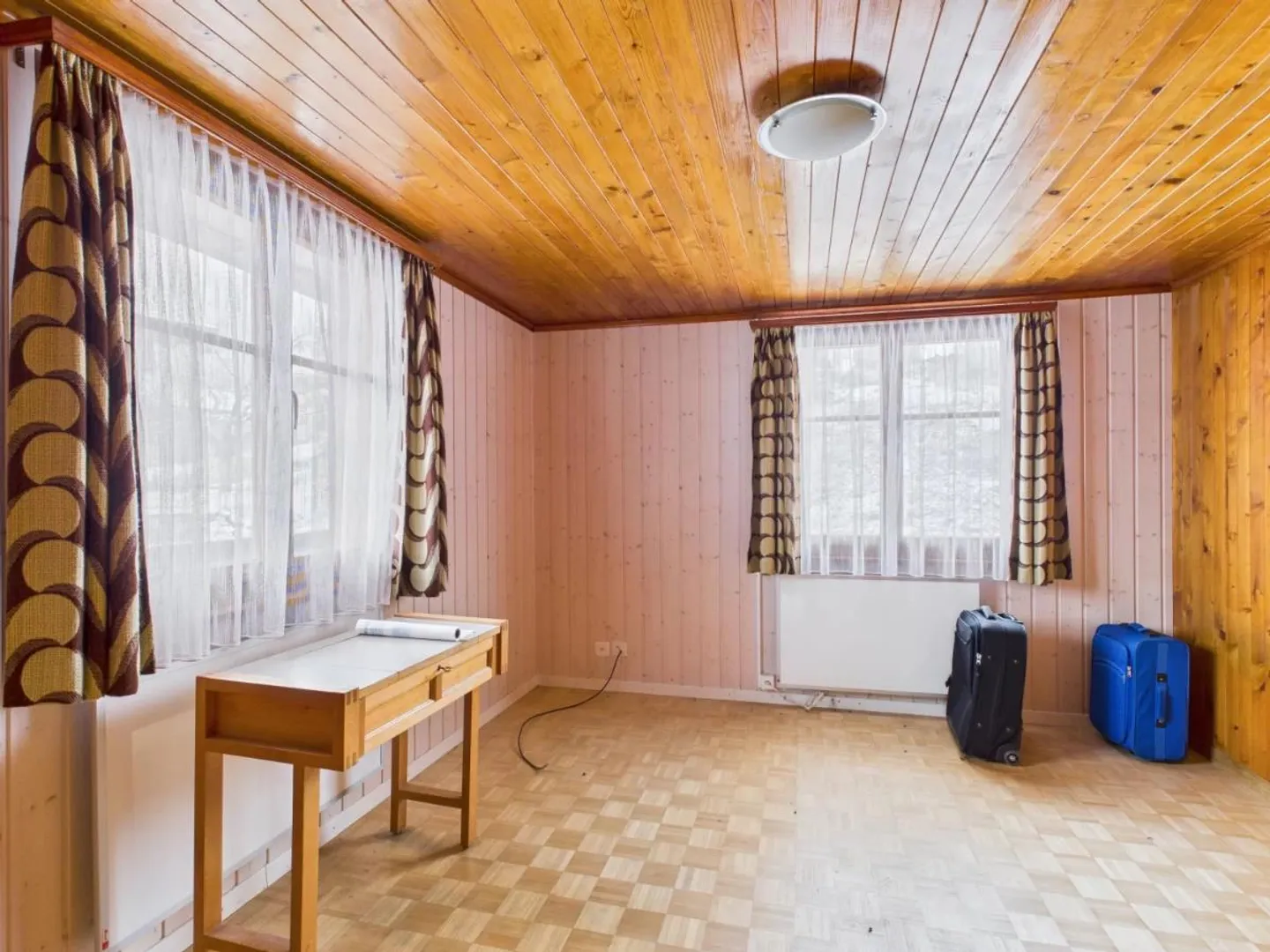 Two-family house in need of renovation in Grengiols - Photo 4 of 10