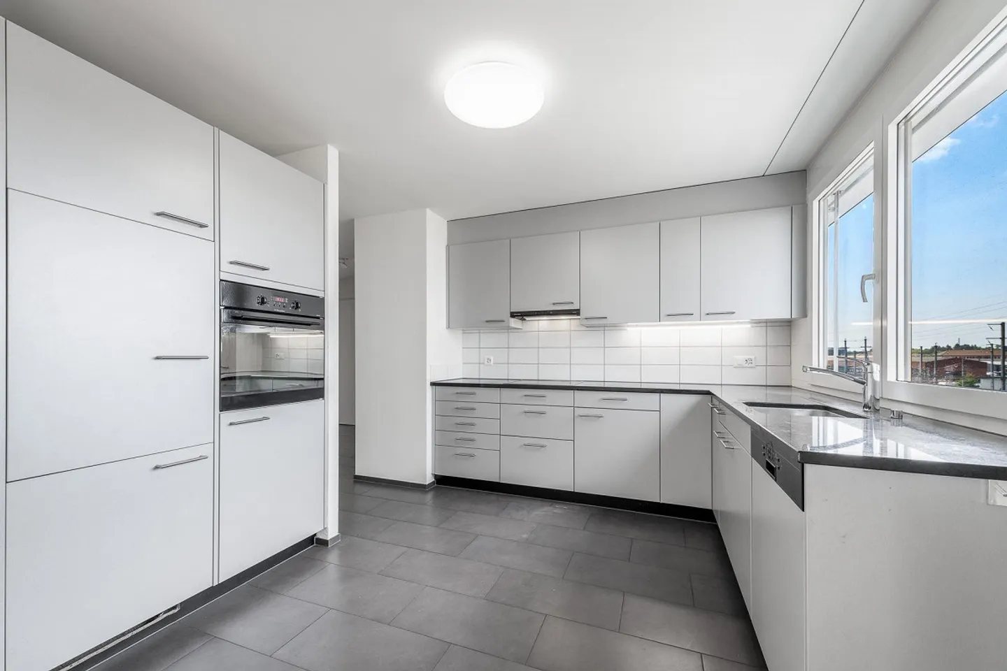 Attraente appartamento di 3.5 locali alla stazione di Pratteln - Foto 8 di 10