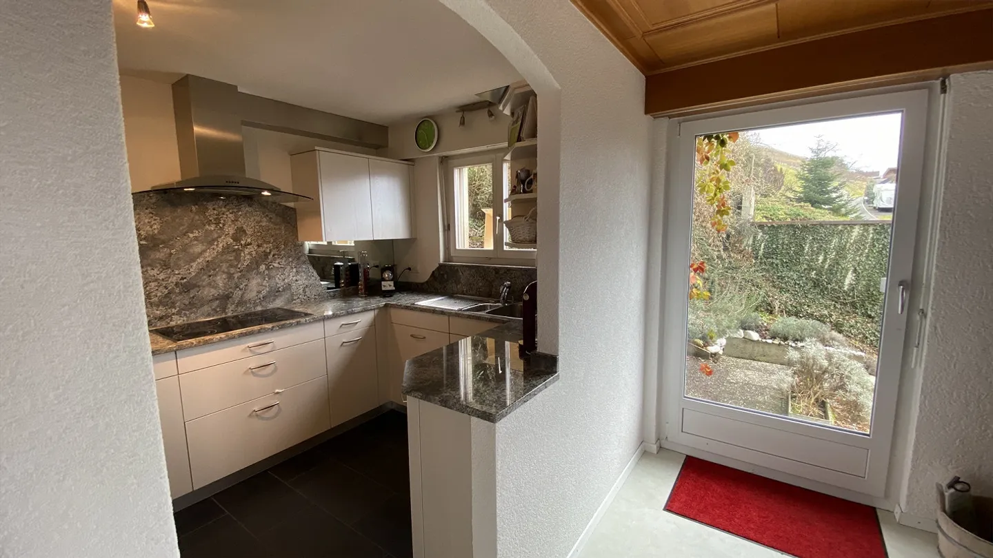 Grosse, helle und sonnige 4.5 Zimmerwohnung mit Traumaussicht 123m2 - Foto 12 von 15