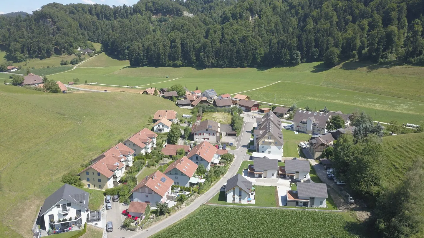 Appartement 3.5 pièces 1er étage dans le beau Krauchthal - Photo 1 sur 9