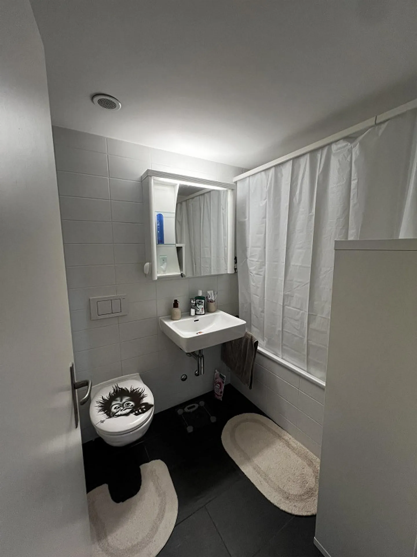 2.5-Zimmer-Wohnung mit Balkon – möbliert zur Untermiete - Foto 8 von 11