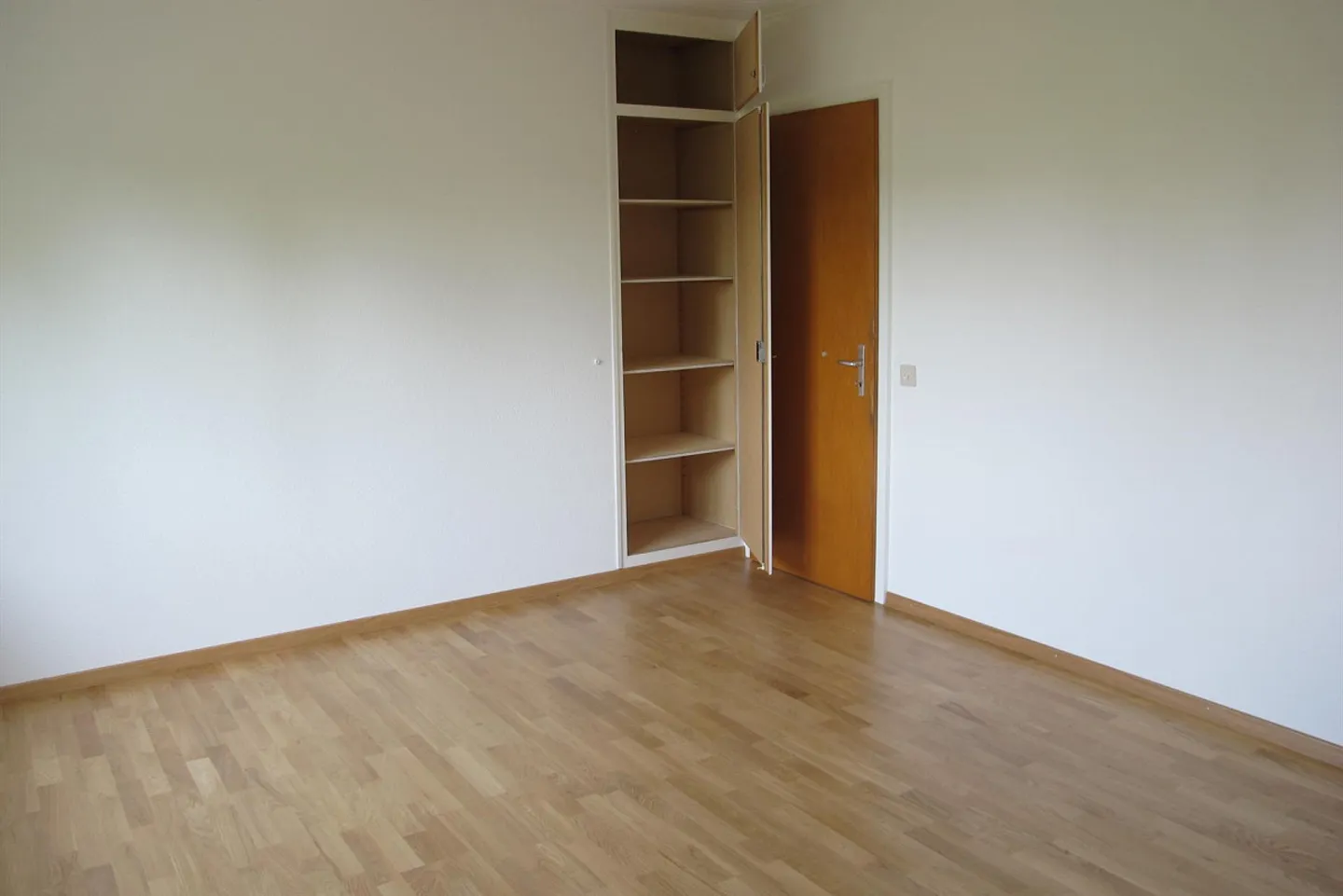 Appartement sous les combles spacieux de 3 pièces - Photo 3 sur 6