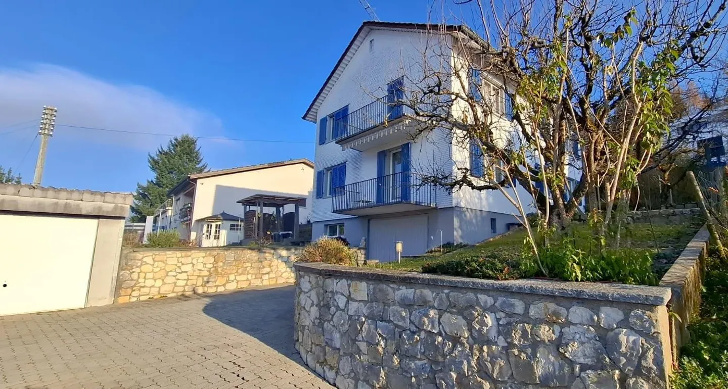 Two-family house on the sunny side of Gränichen - Photo 2 of 9