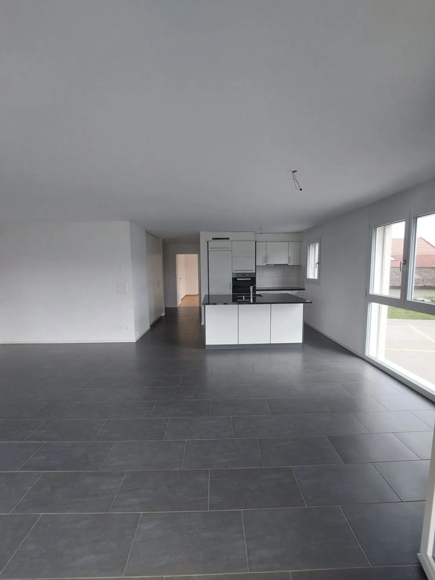 4.5-room apartment on the 1st floor - Photo 2 of 10