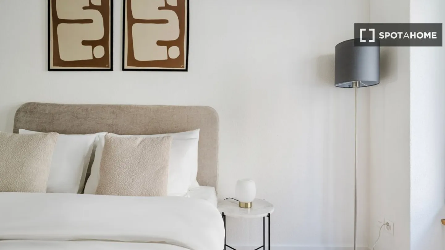 Charming Apartment in Zurich - Photo 10 of 18