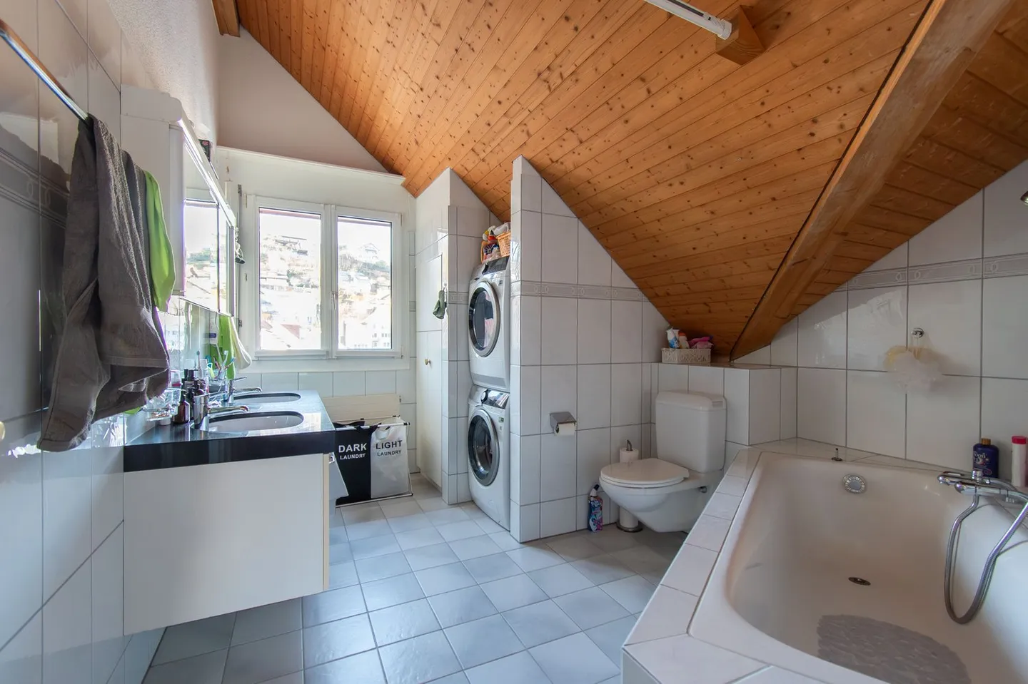 Appartement en duplex attrayant de 5,5 pièces avec balcon - Photo 17 sur 21