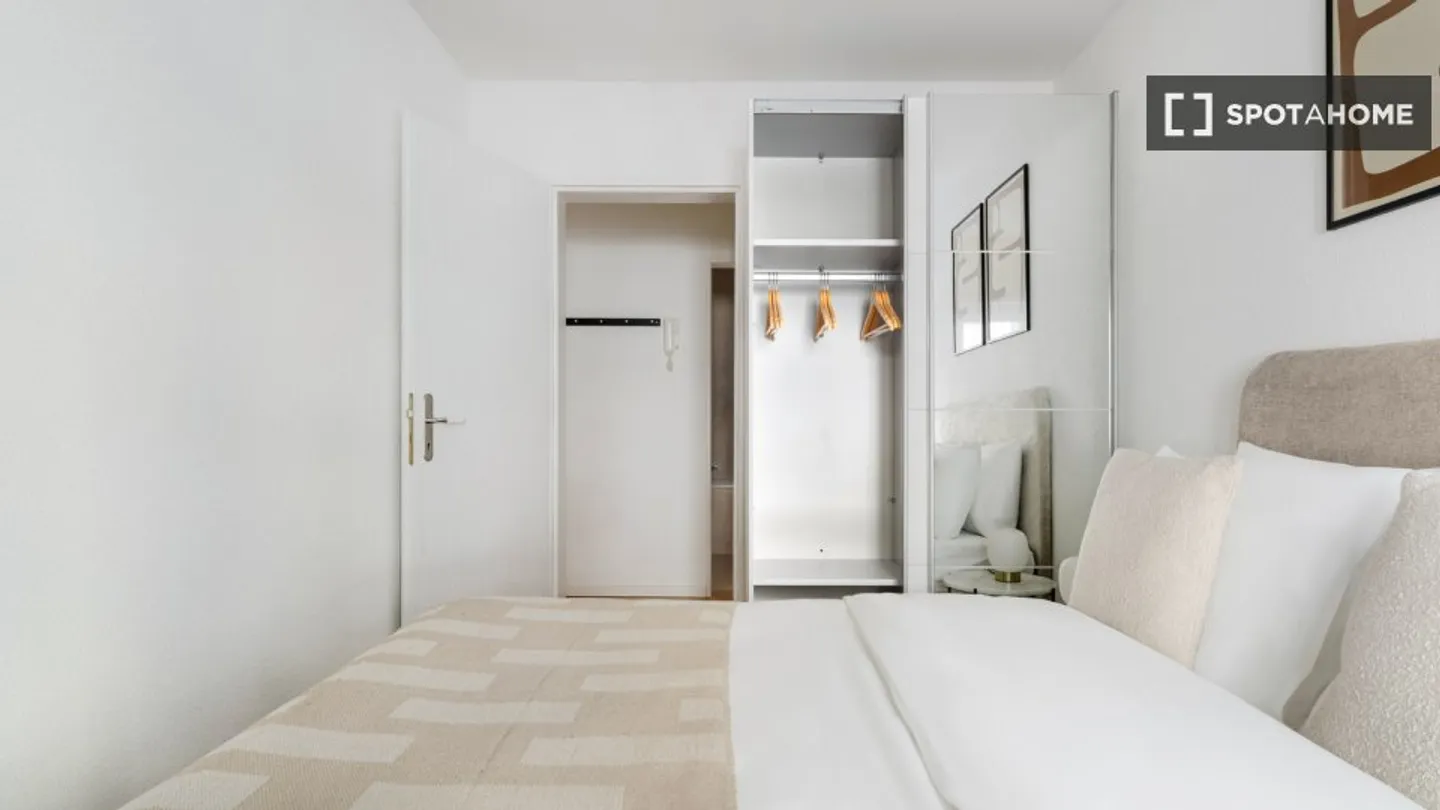 Charming Apartment in Zurich - Photo 11 of 18