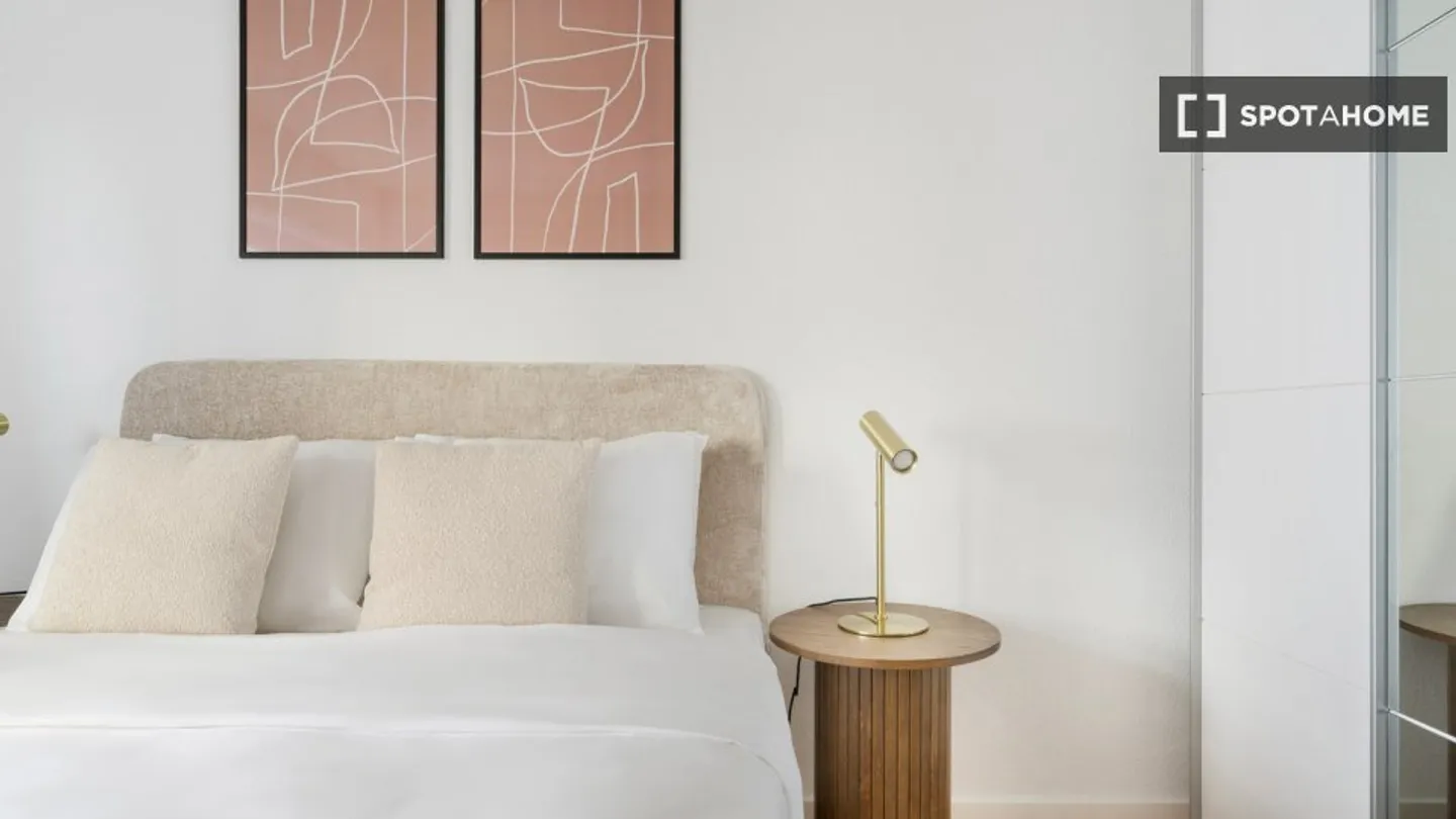 Charming Apartment in Zurich - Photo 15 of 18