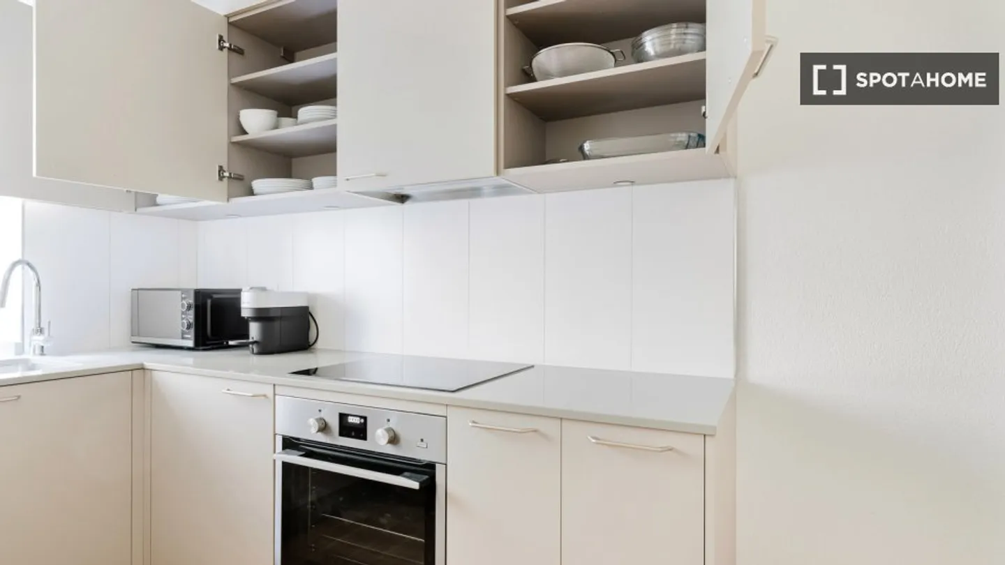 Charming Apartment in Zurich - Photo 8 of 18