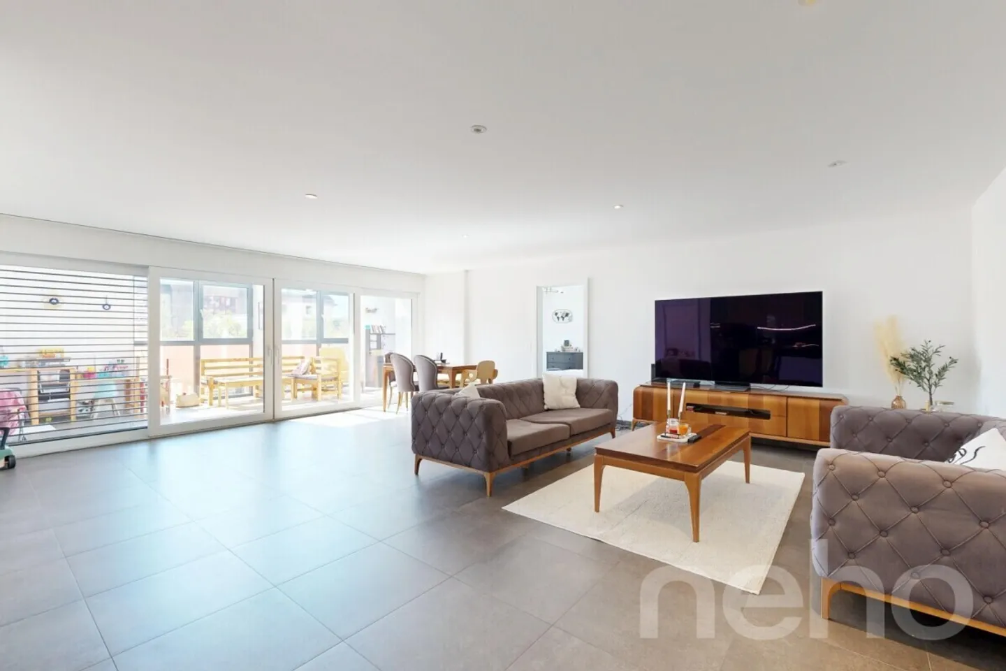 Ampio appartamento 5,5 locali di 200 m² + Terrazze? Ideale per Investitori o Bi-familiari - Foto 3 di 12