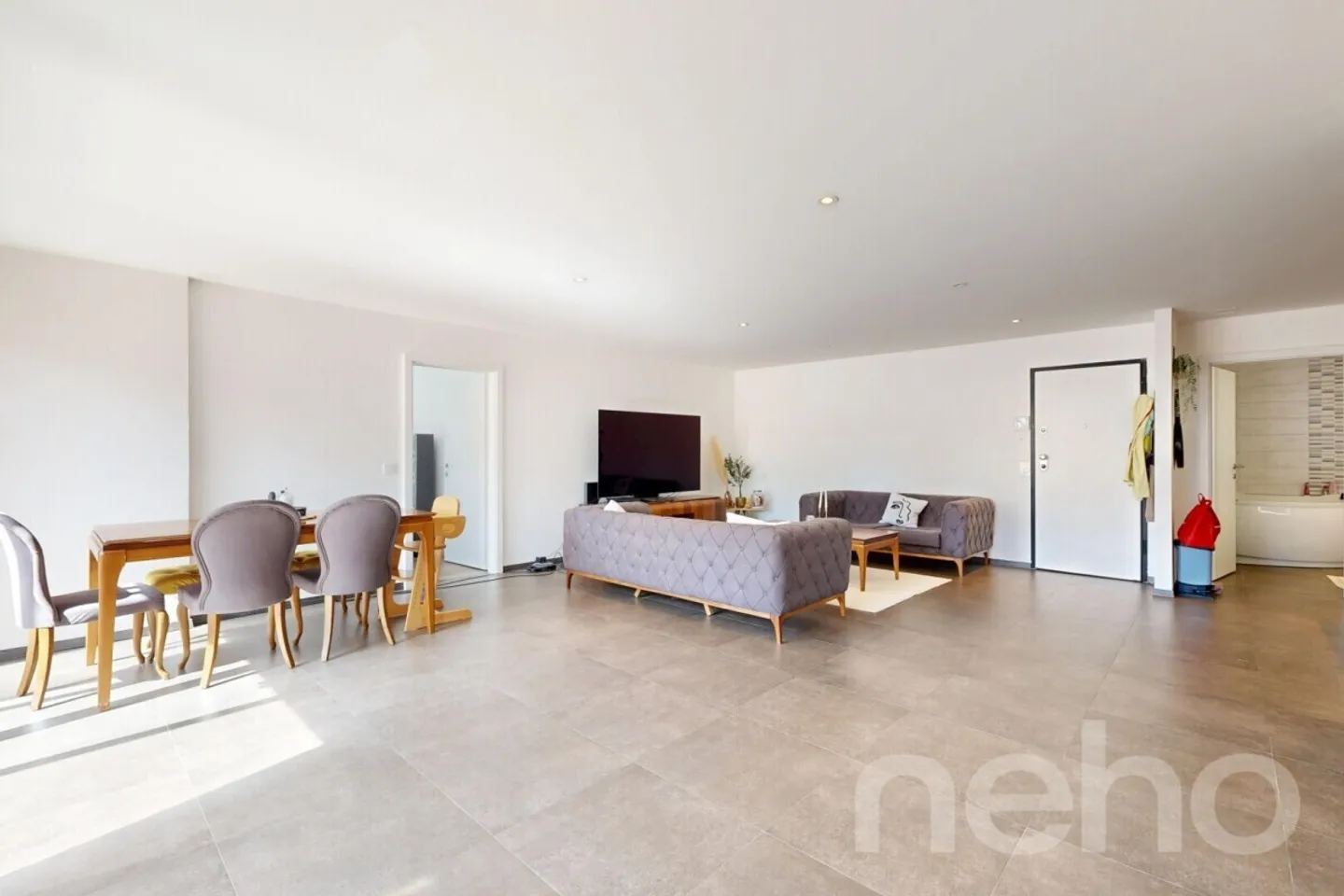 Ampio appartamento 5,5 locali di 200 m² + Terrazze? Ideale per Investitori o Bi-familiari - Foto 1 di 12