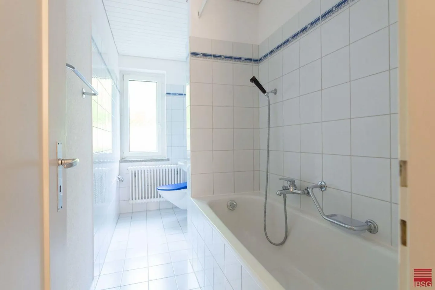 Apartment with Charm - Photo 6 of 8