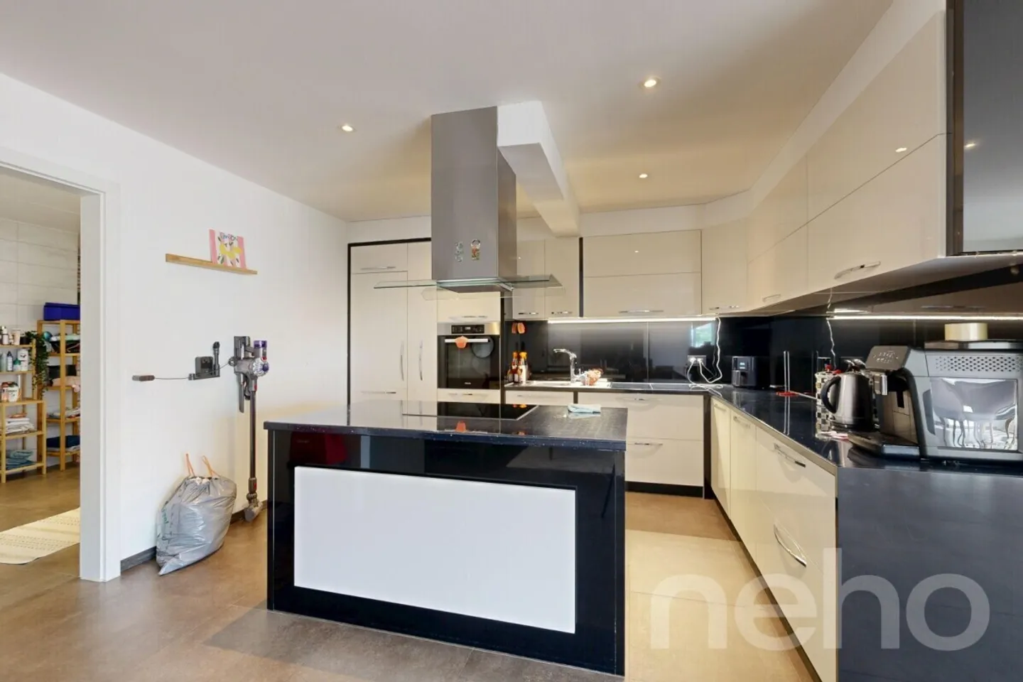 Ampio appartamento 5,5 locali di 200 m² + Terrazze? Ideale per Investitori o Bi-familiari - Foto 5 di 12