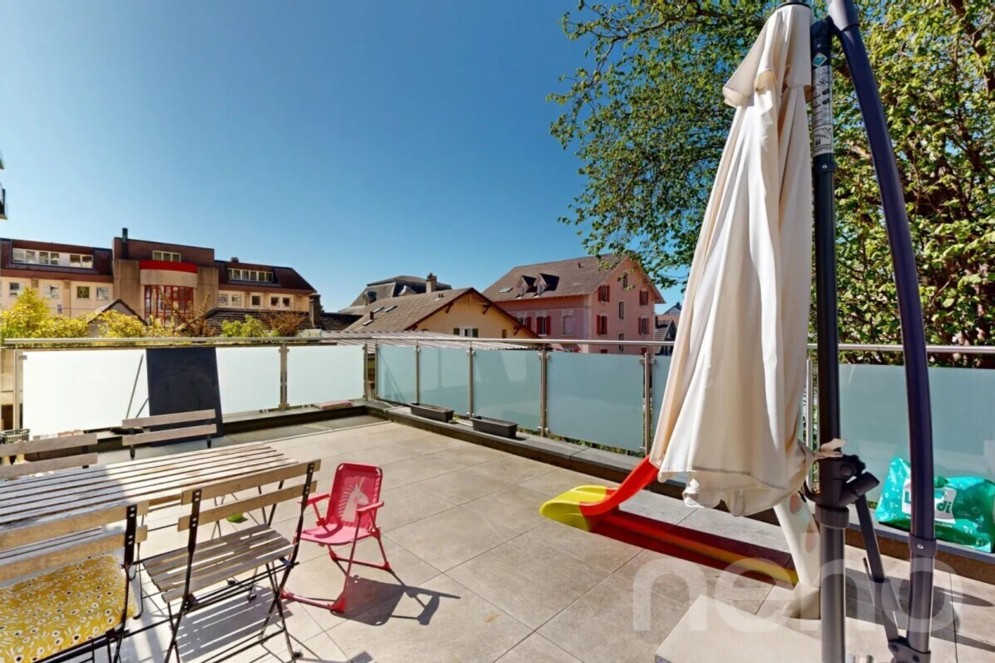 Ampio appartamento 5,5 locali di 200 m² + Terrazze? Ideale per Investitori o Bi-familiari - Foto 8 di 12