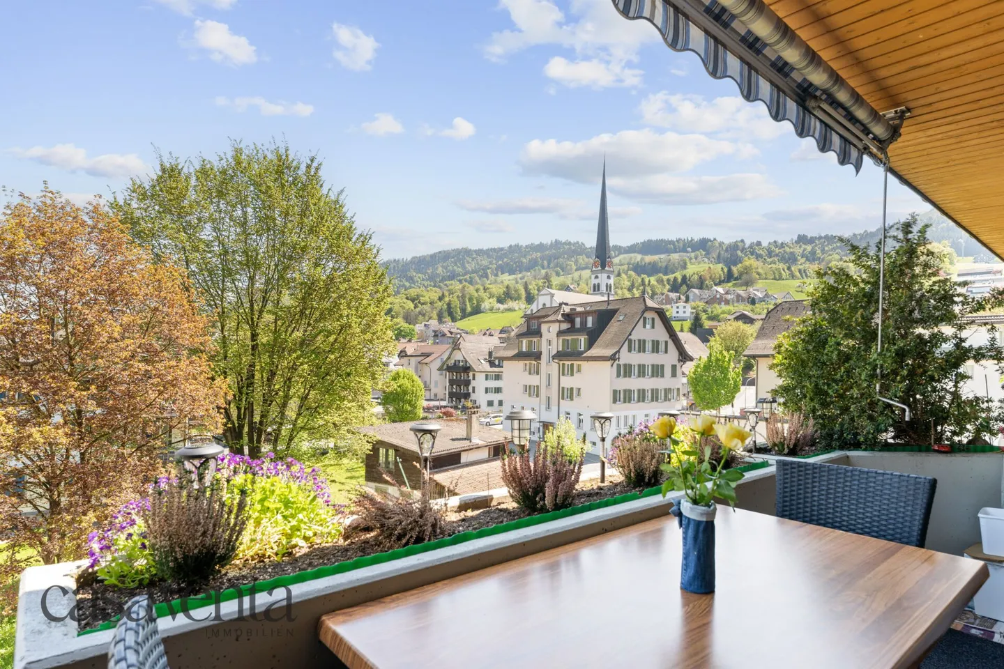 Attractive Apartment with Balcony - Photo 2 of 20
