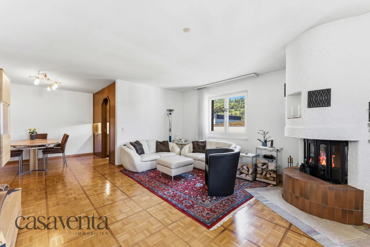 Attractive Apartment with Balcony - Photo 4 of 20