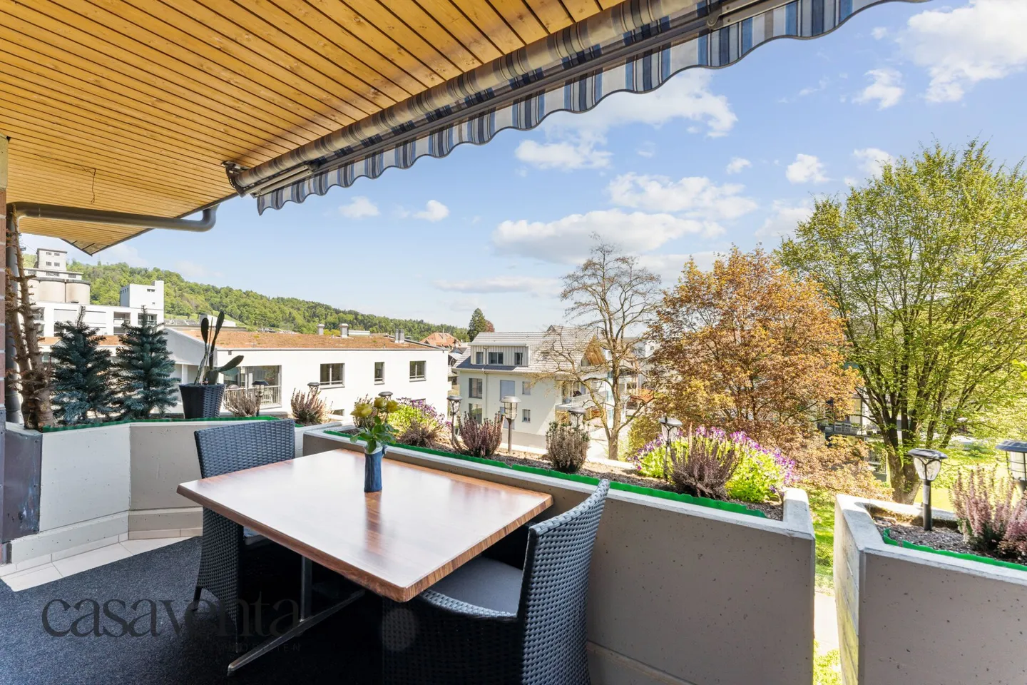 Attractive Apartment with Balcony - Photo 5 of 20