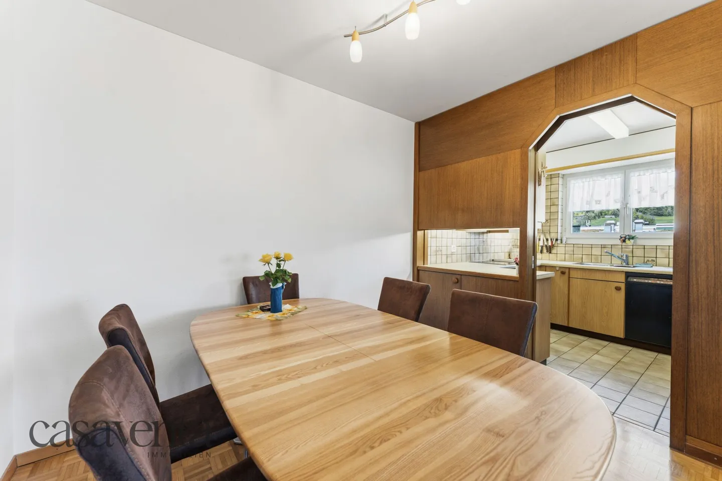 Attractive Apartment with Balcony - Photo 7 of 20