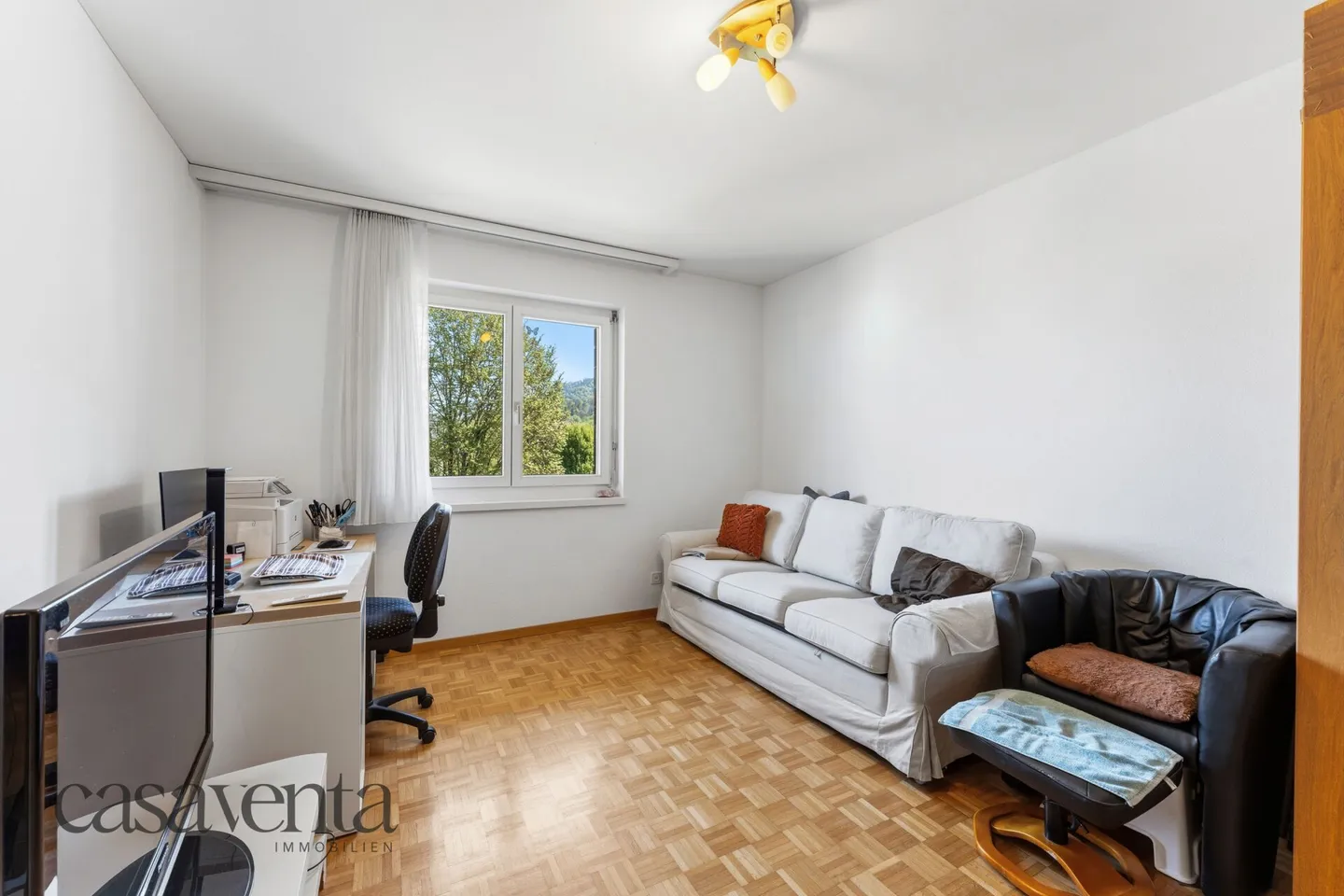 Attractive Apartment with Balcony - Photo 9 of 20