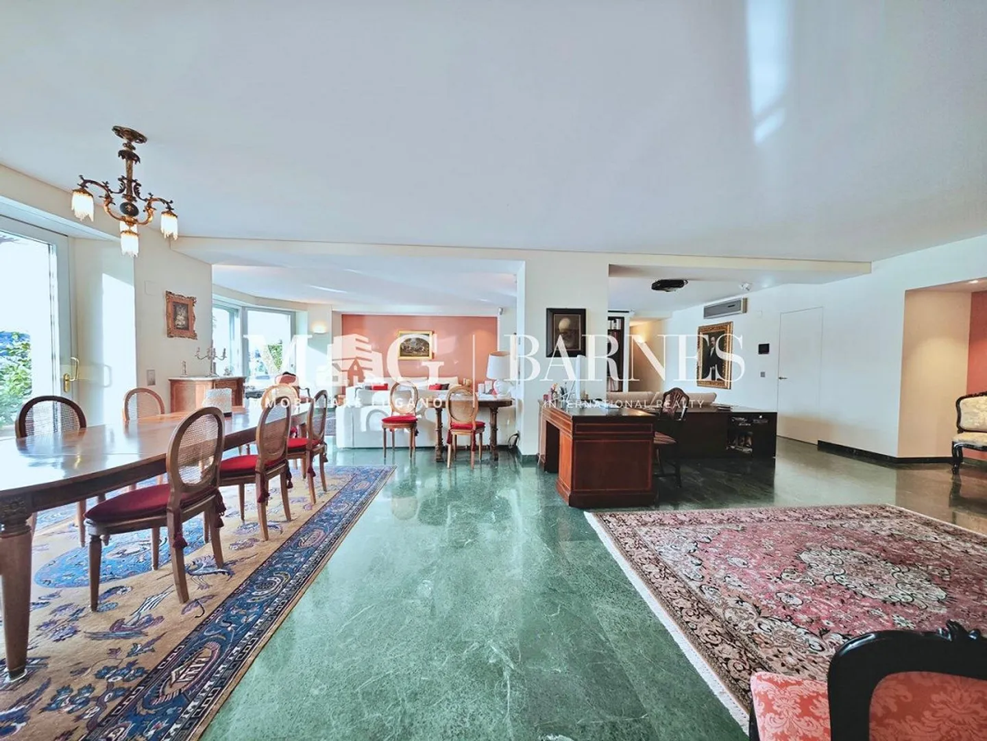 Lugano, Castagnola: Lake view apartment with pool and garden - Photo 4 of 16