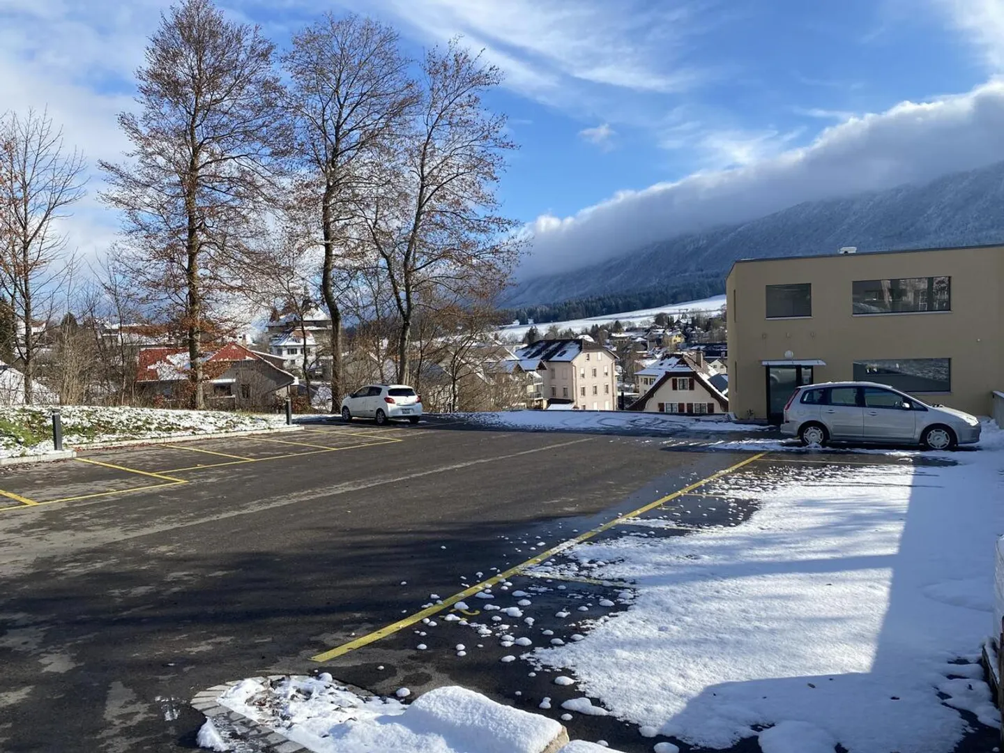 Posti auto esterni in affitto - Foto 2 di 2